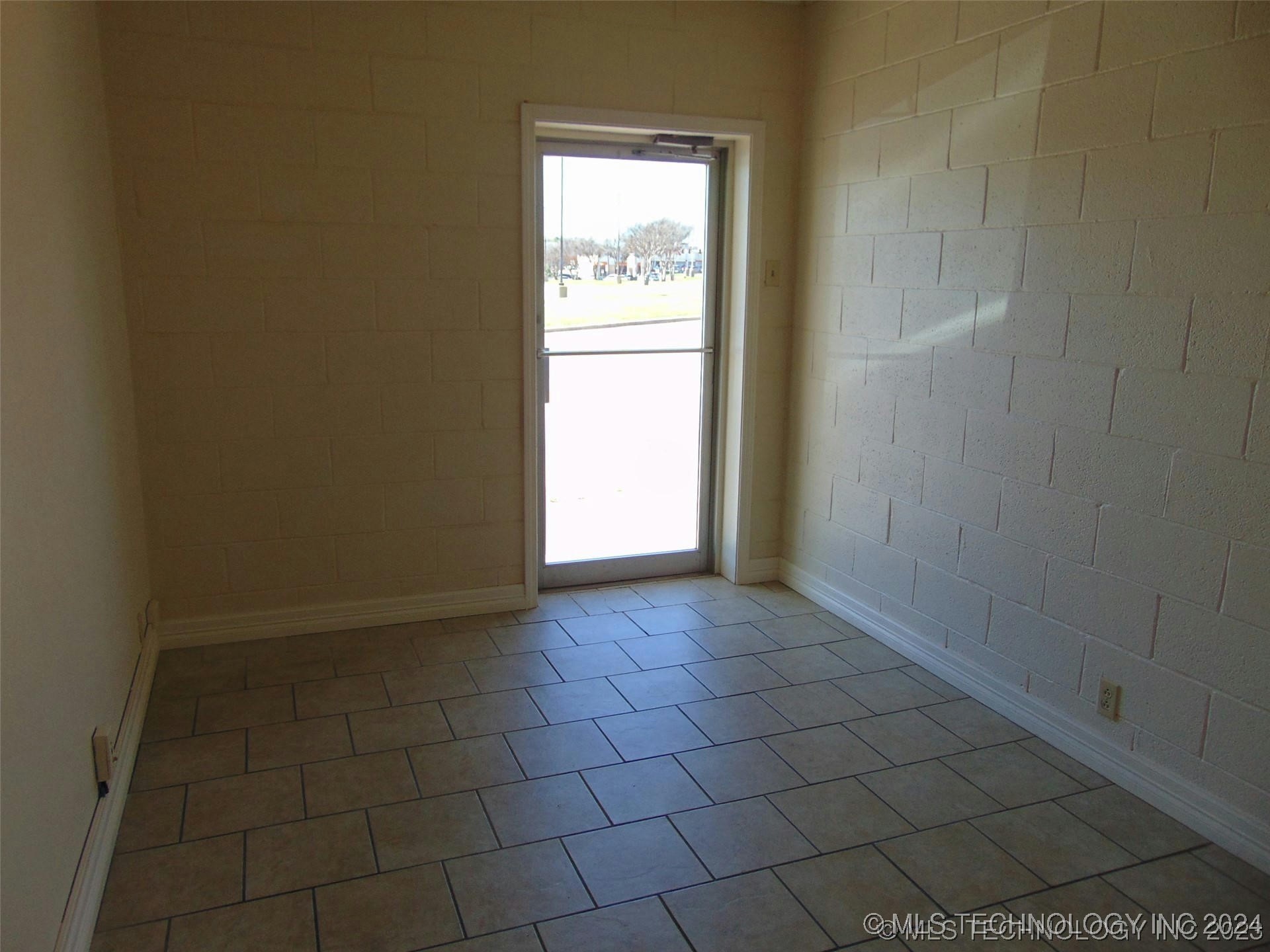 1110 Nw K Street Property Photo 6