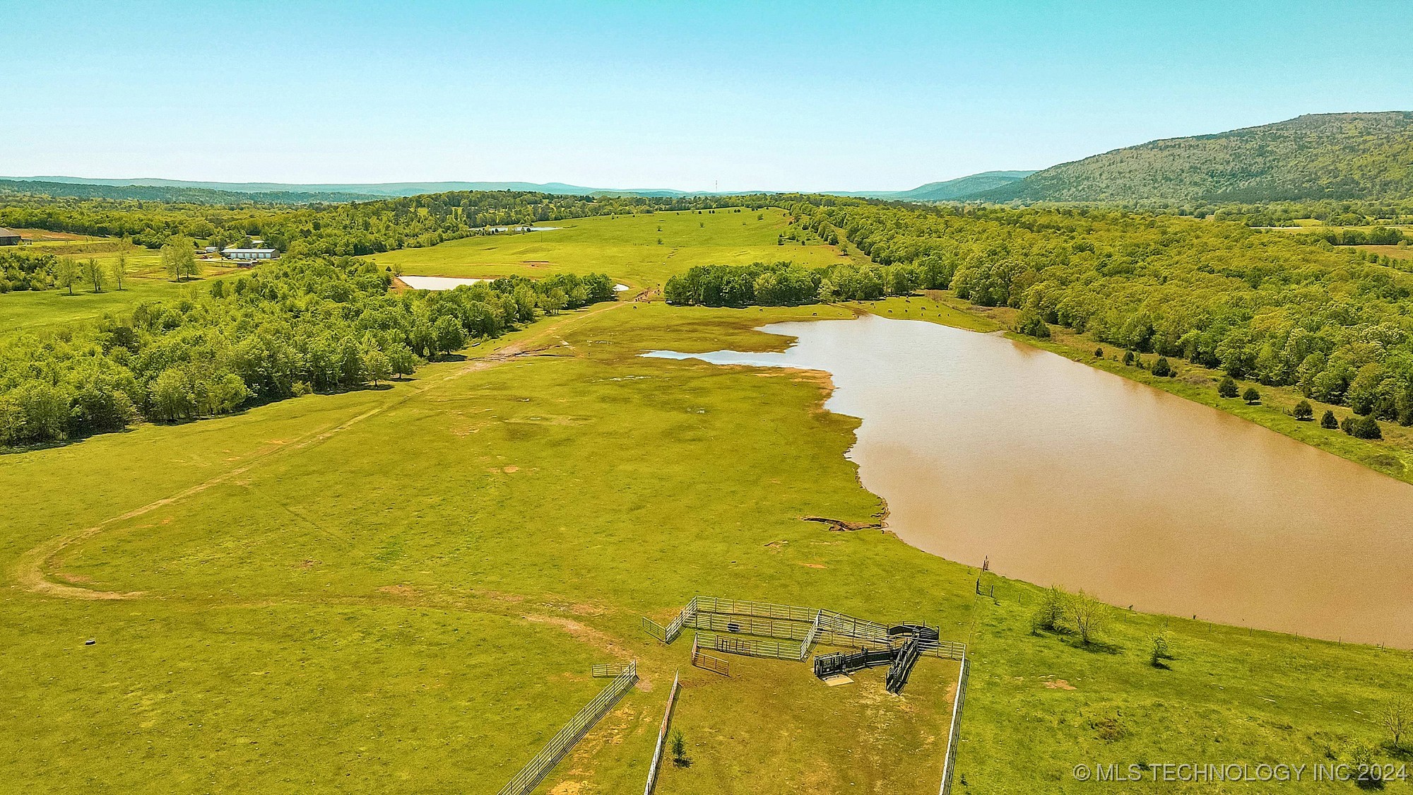 Ne 120th Road Property Photo 1