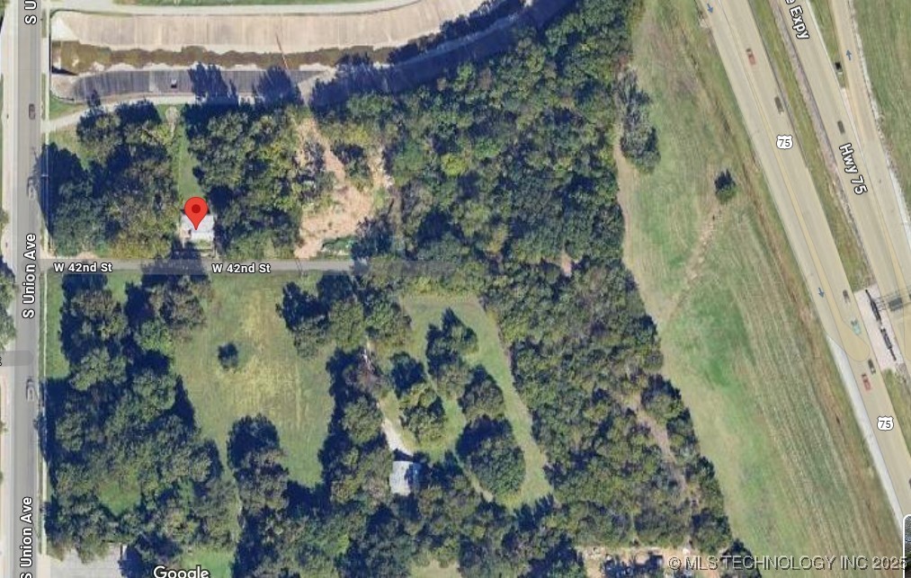 1535 W 42nd Street Property Photo 2