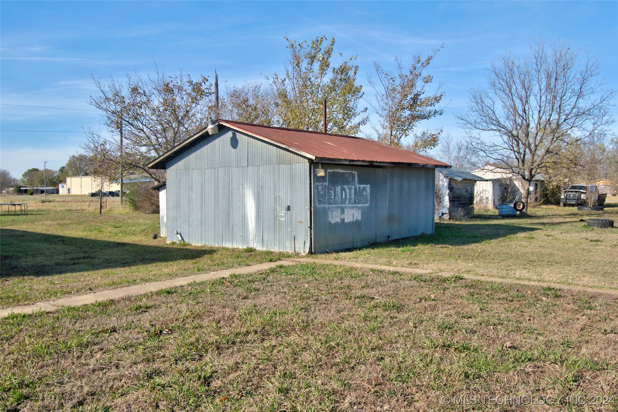 520 Oak Street Property Photo 4