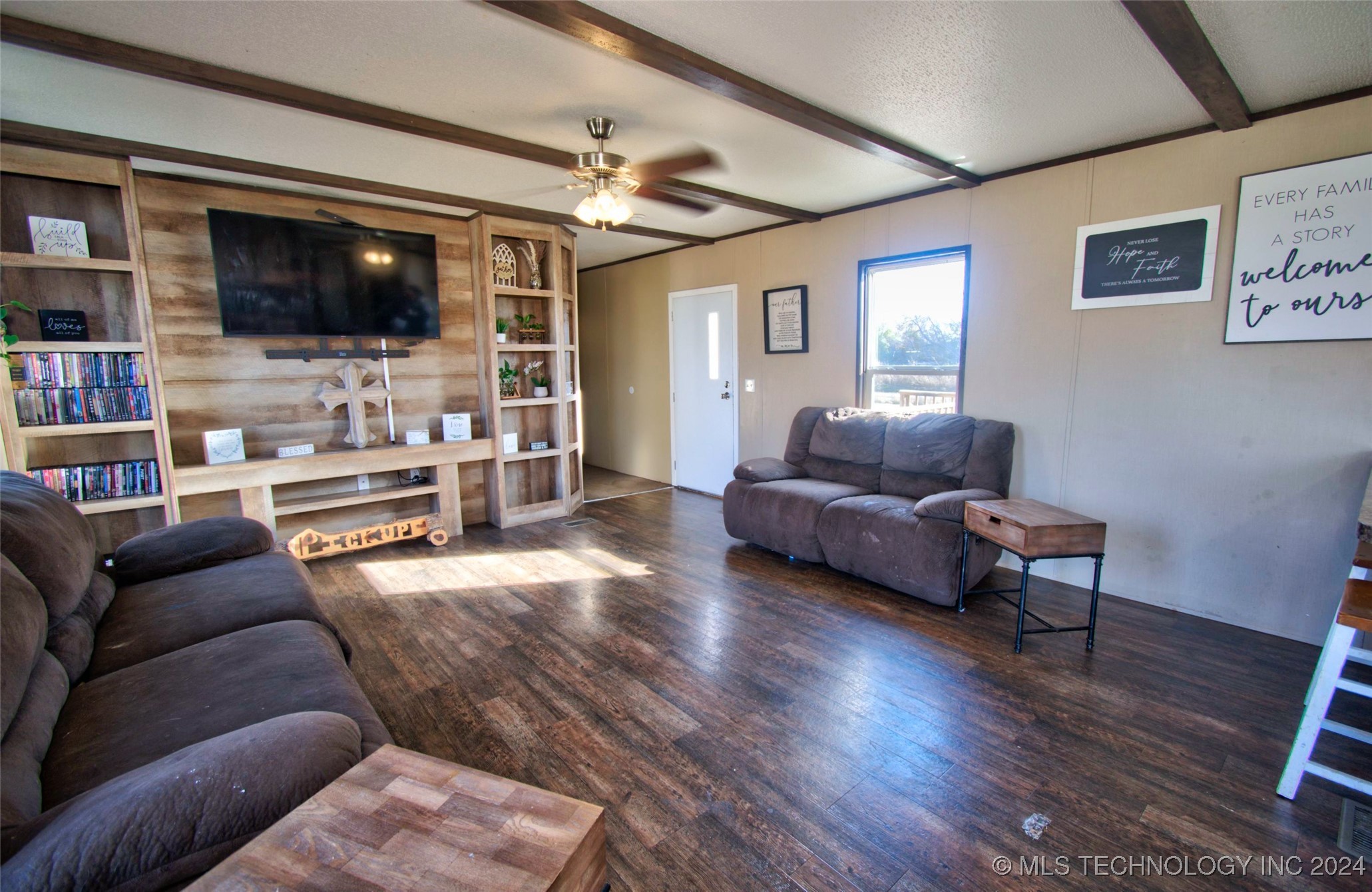 520 Oak Street Property Photo 5