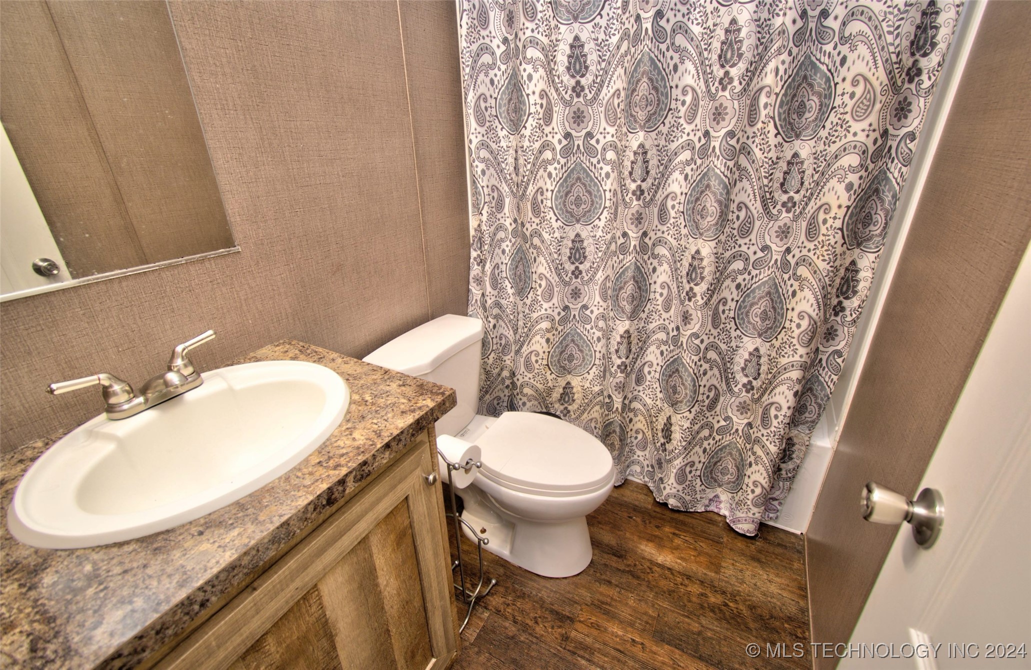 520 Oak Street Property Photo 17