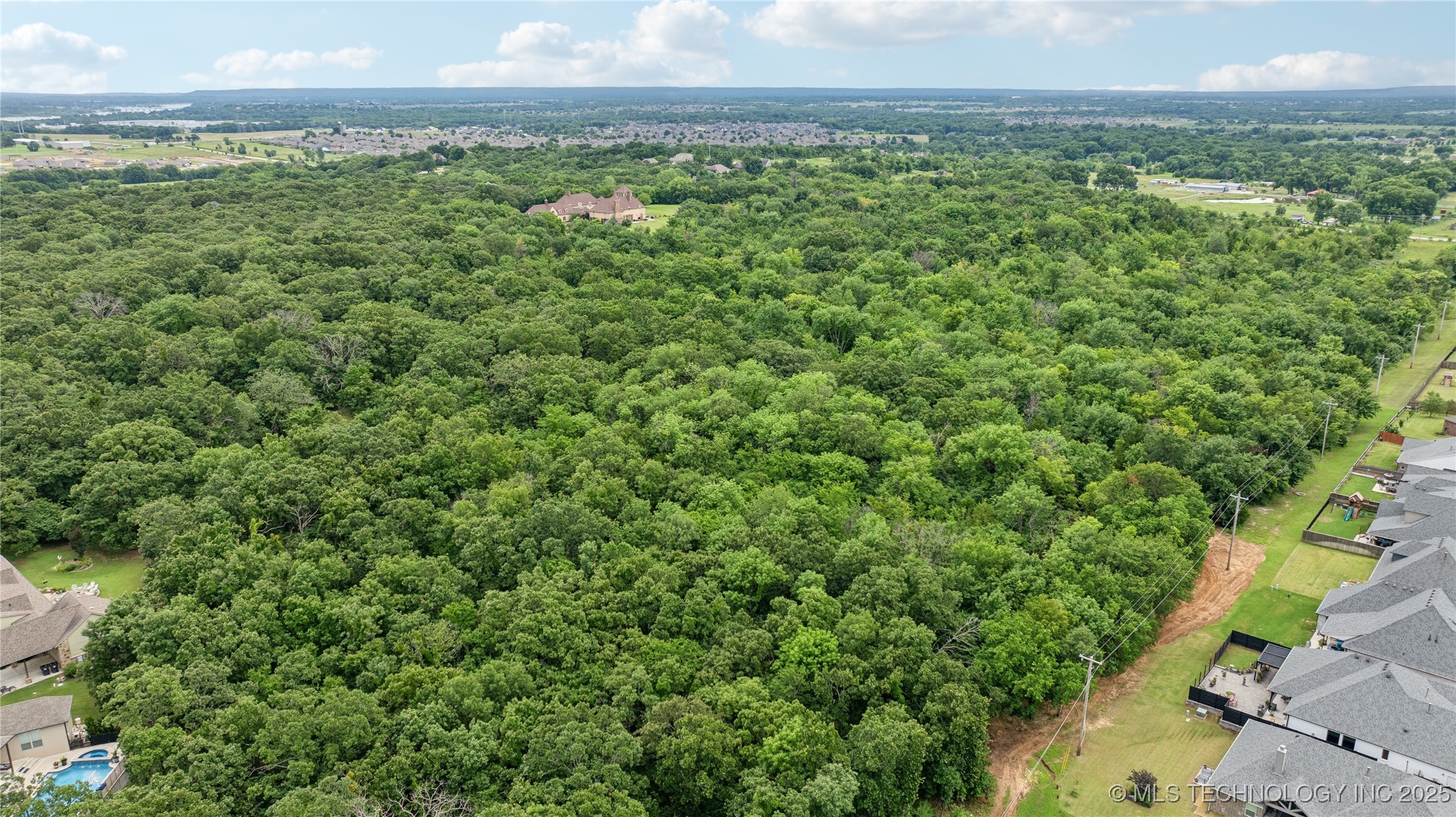 E 131st Street Property Photo 12