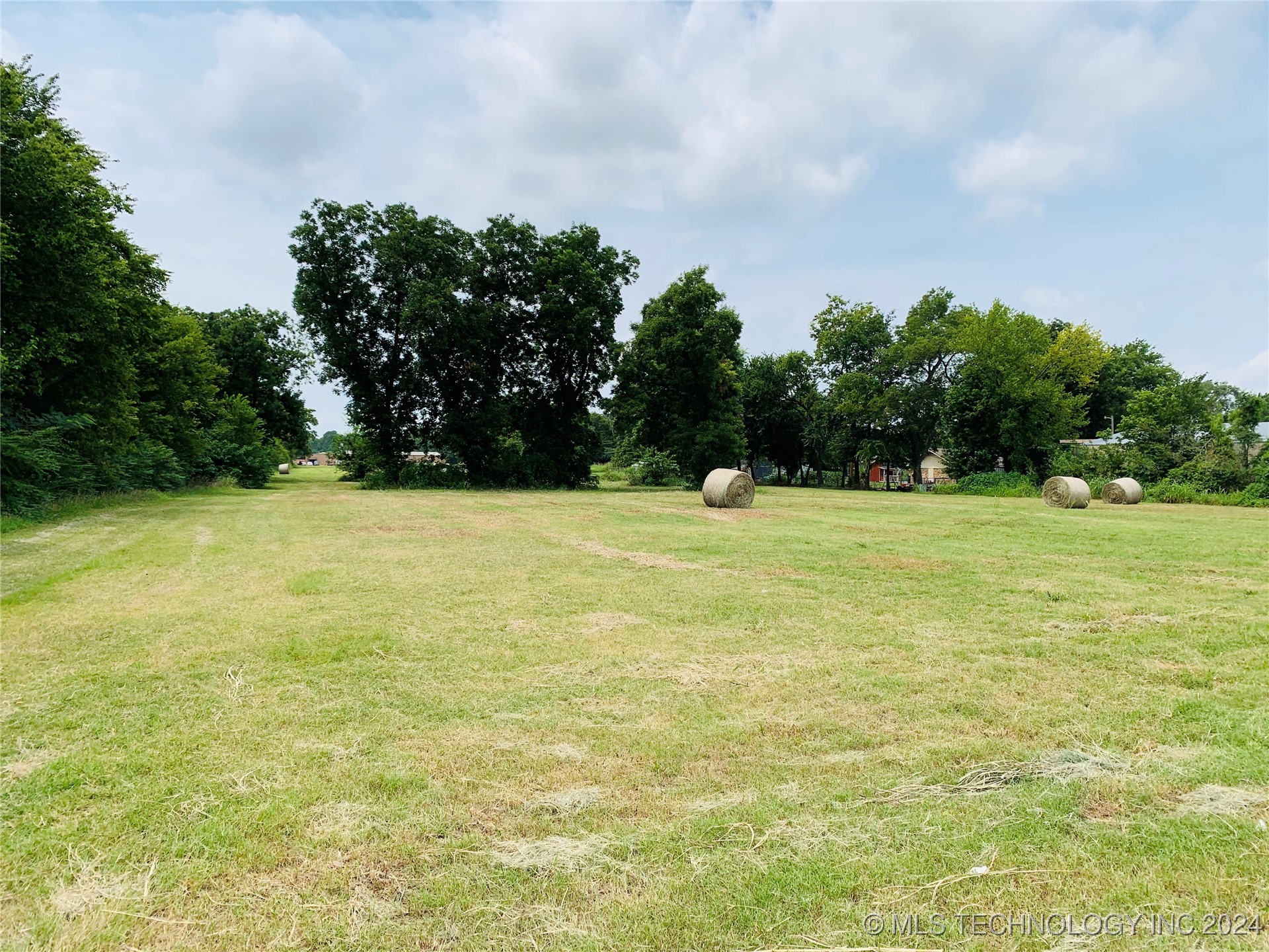 S Memorial Drive Property Photo 1