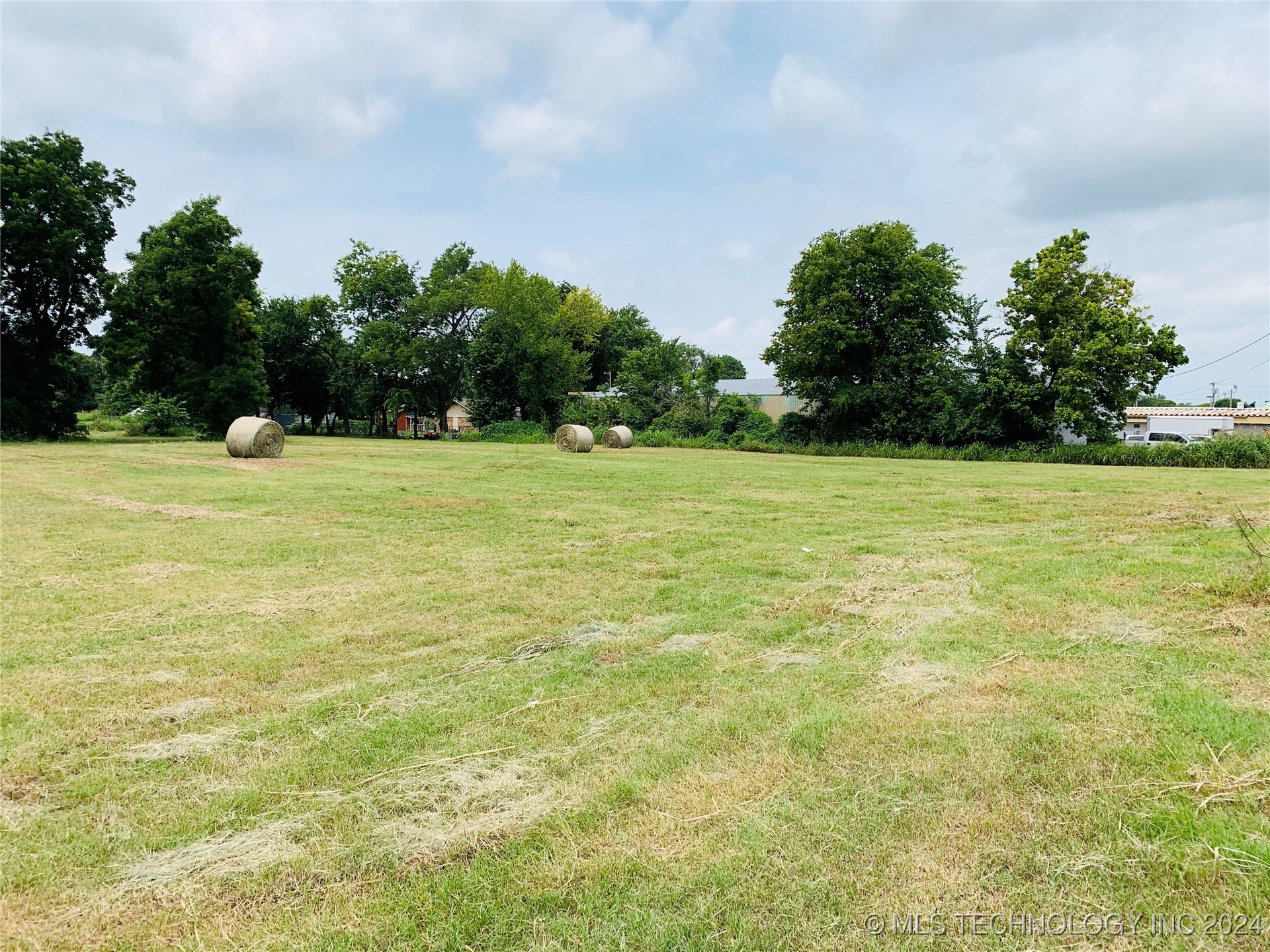 S Memorial Drive Property Photo 2