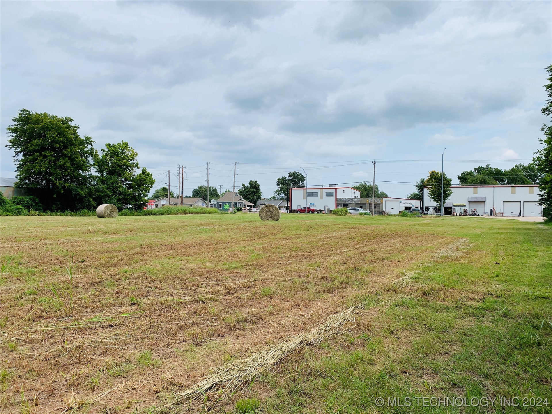 S Memorial Drive Property Photo 3