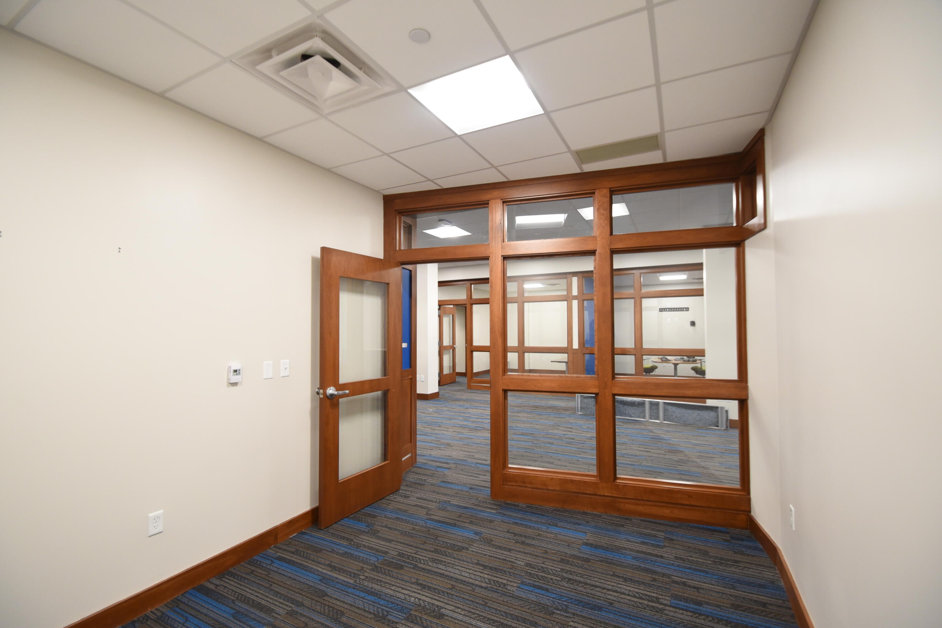 318 Broadway N Property Photo 10