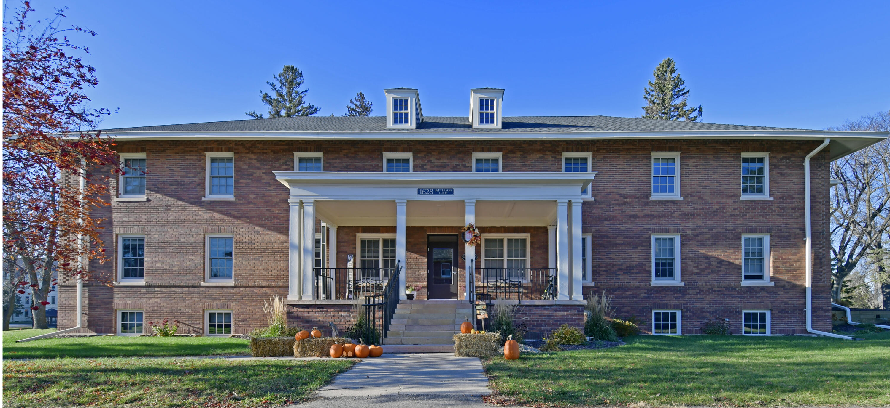 1447 Patterson Loop Loop Property Photo 3