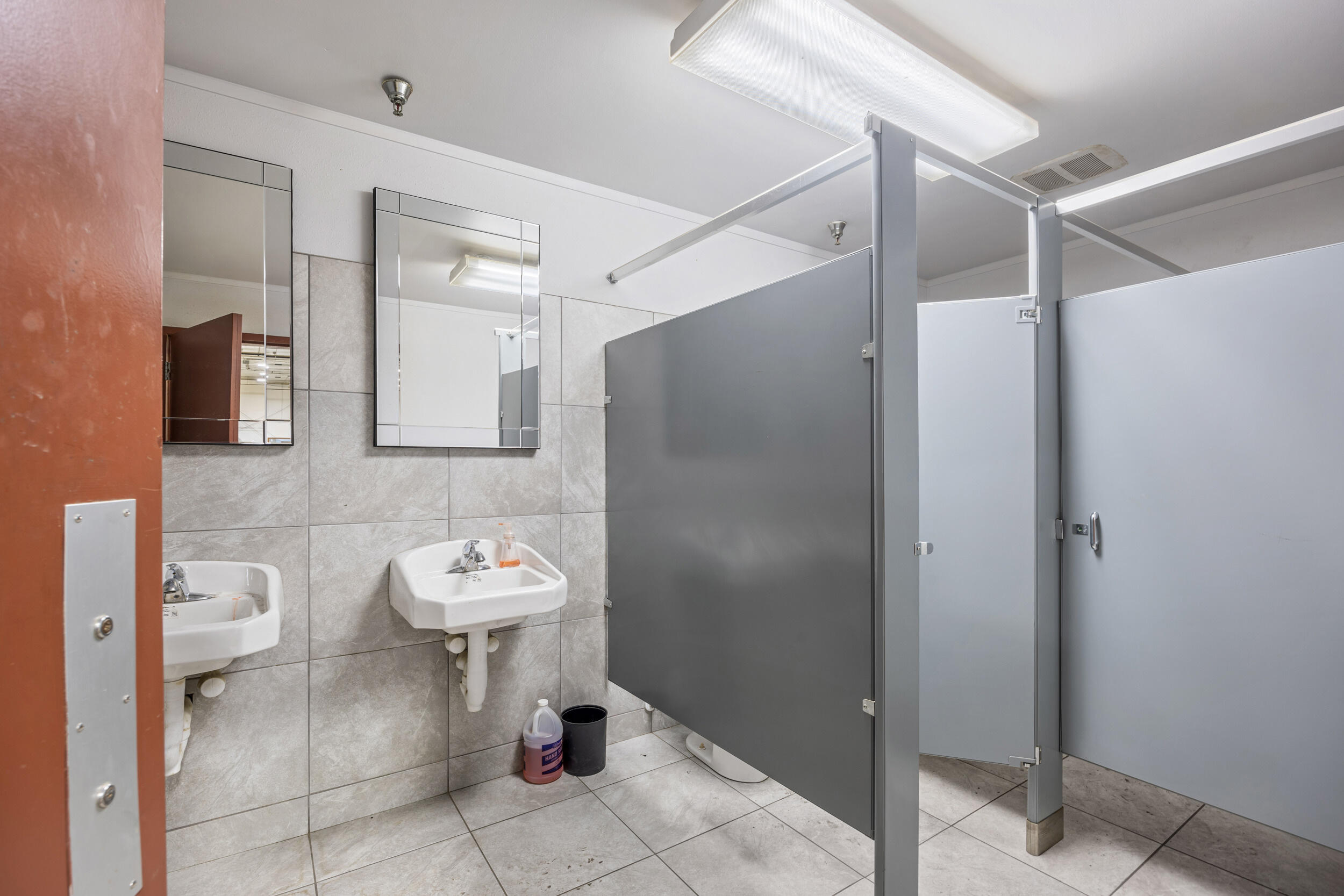 3931 37th Avenue Sw Property Photo 17