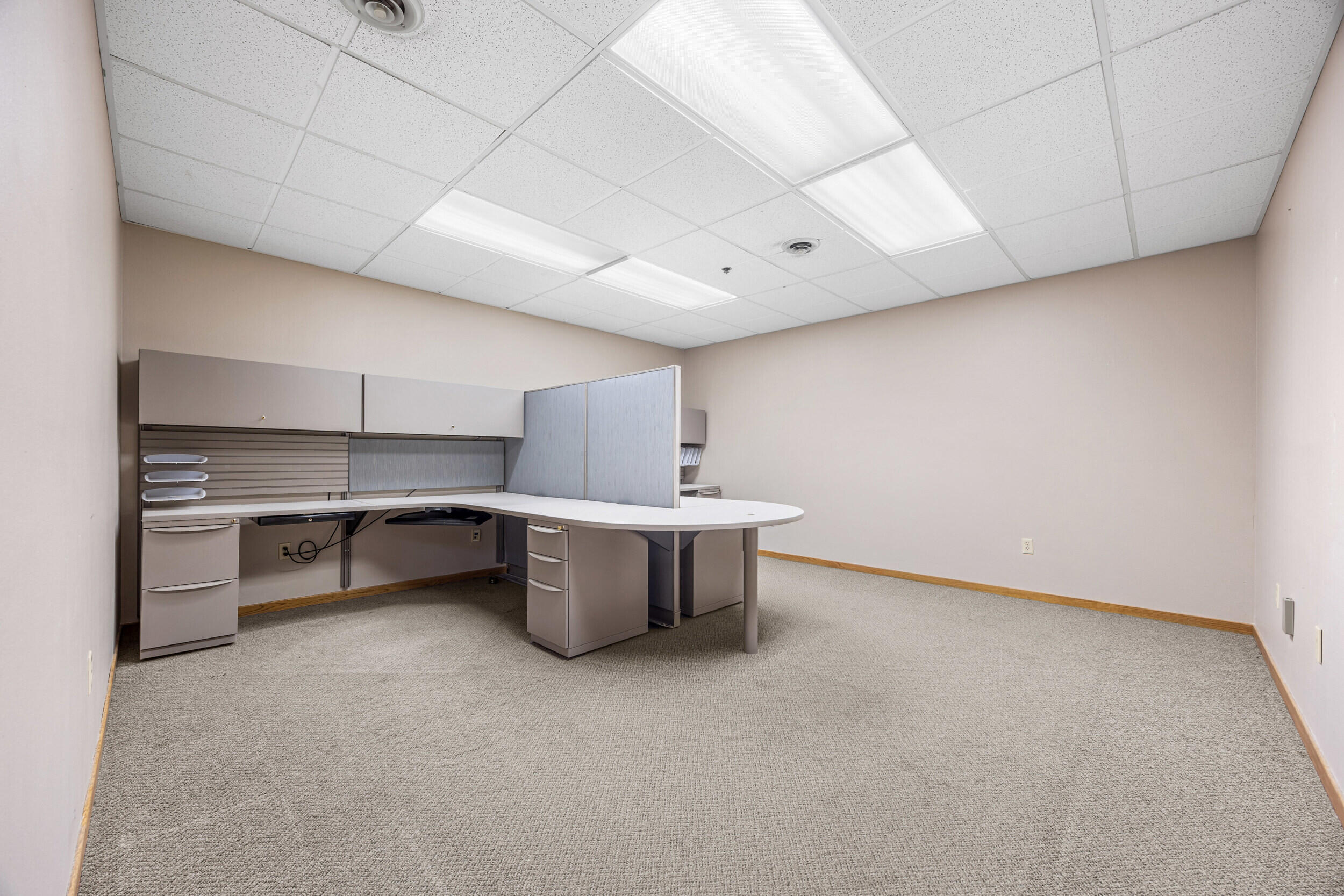 3931 37th Avenue Sw Property Photo 7