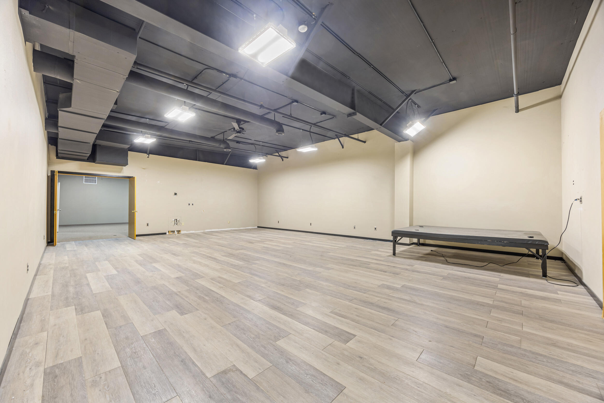 3931 37th Avenue Sw Property Photo 10