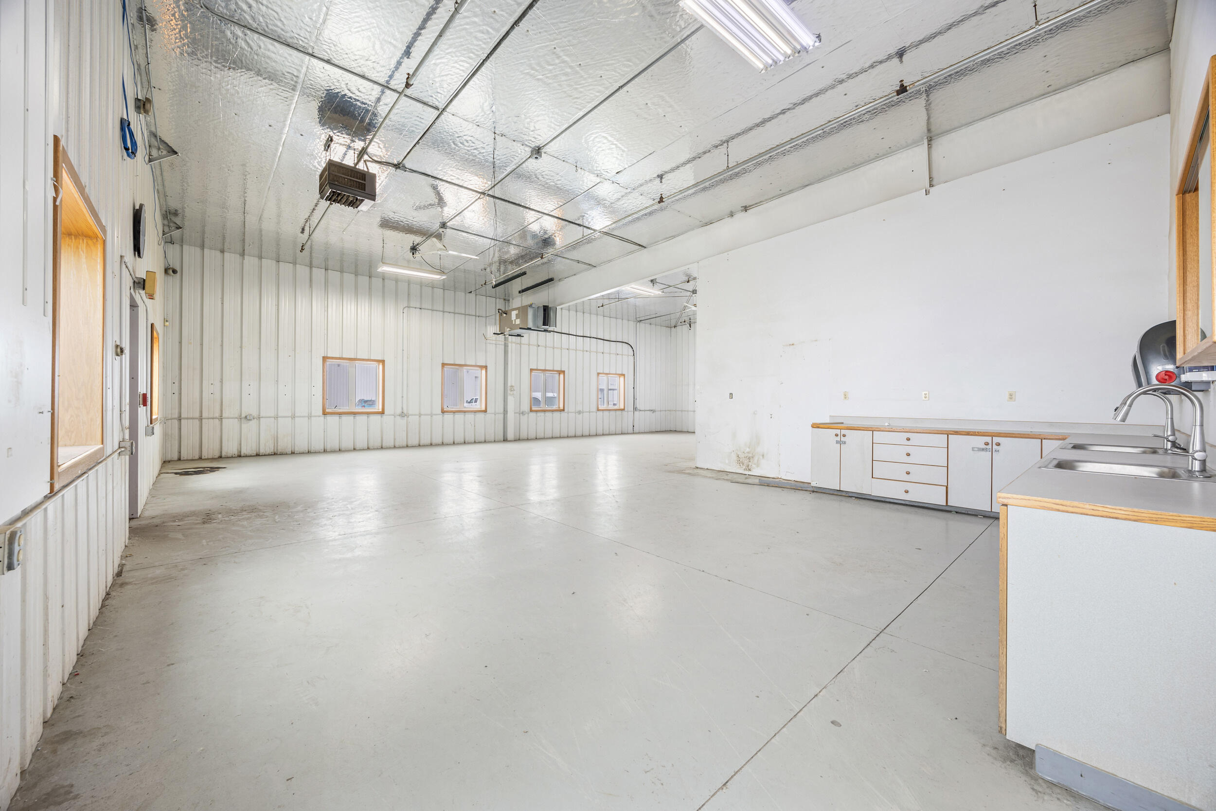 3931 37th Avenue Sw Property Photo 18