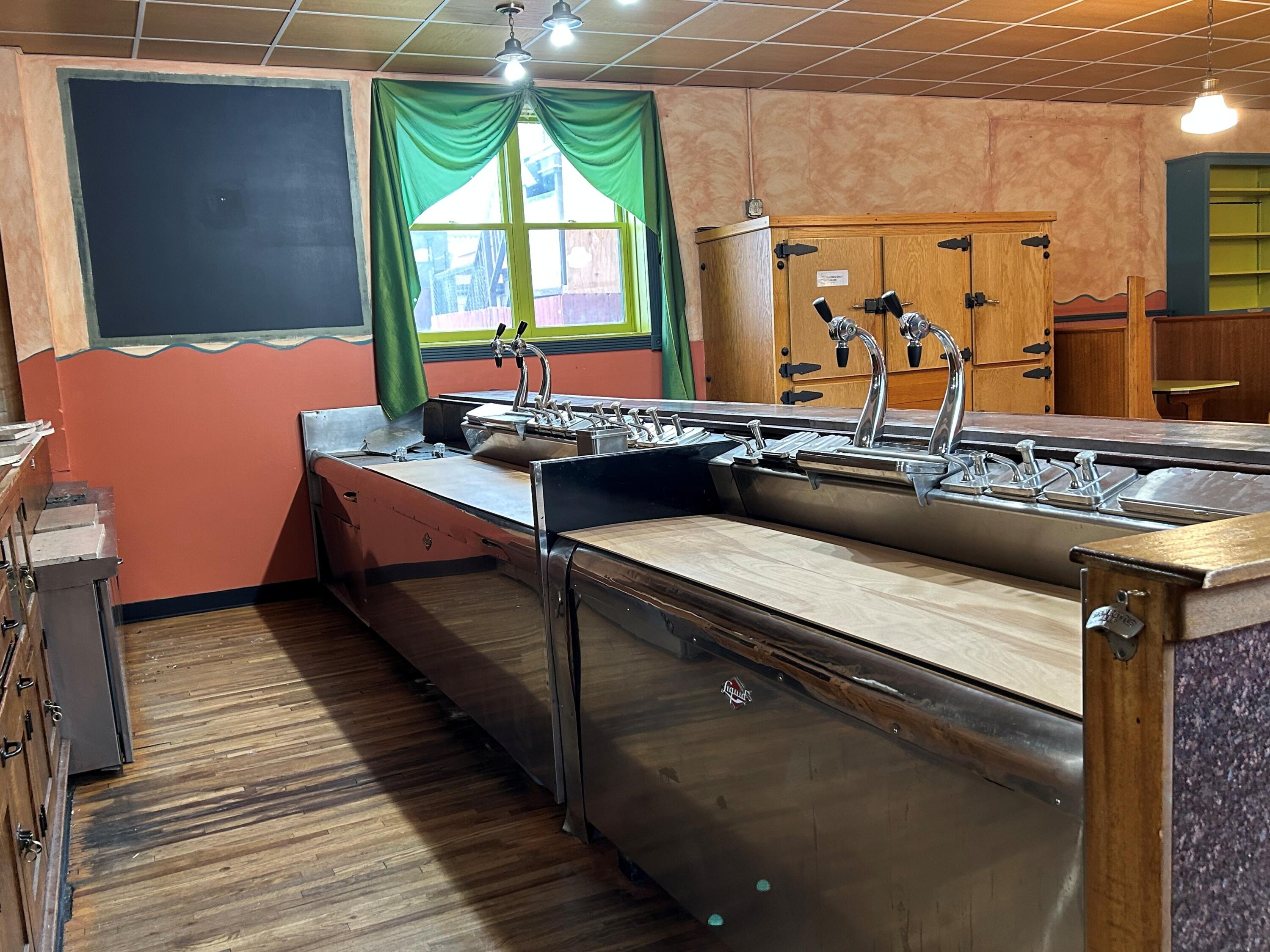 420 Broadway N Property Photo 10