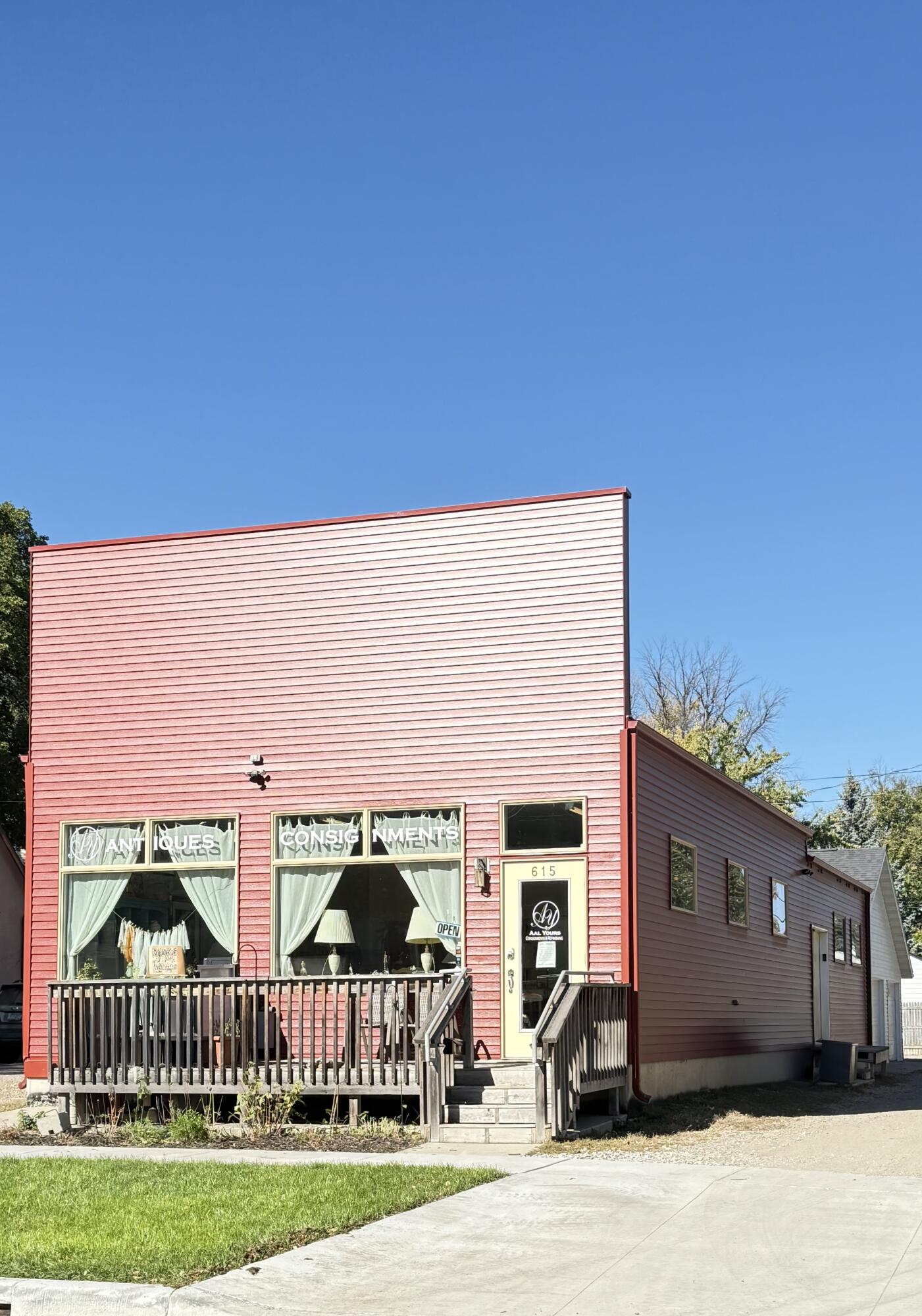 615 9th Avenue S Property Photo 1