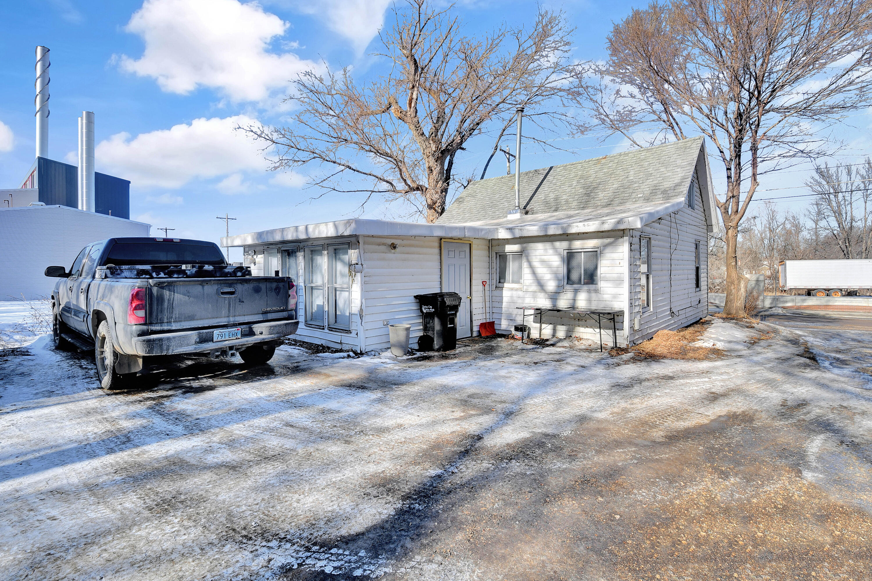 258 & 264 College Street Se Property Photo 5