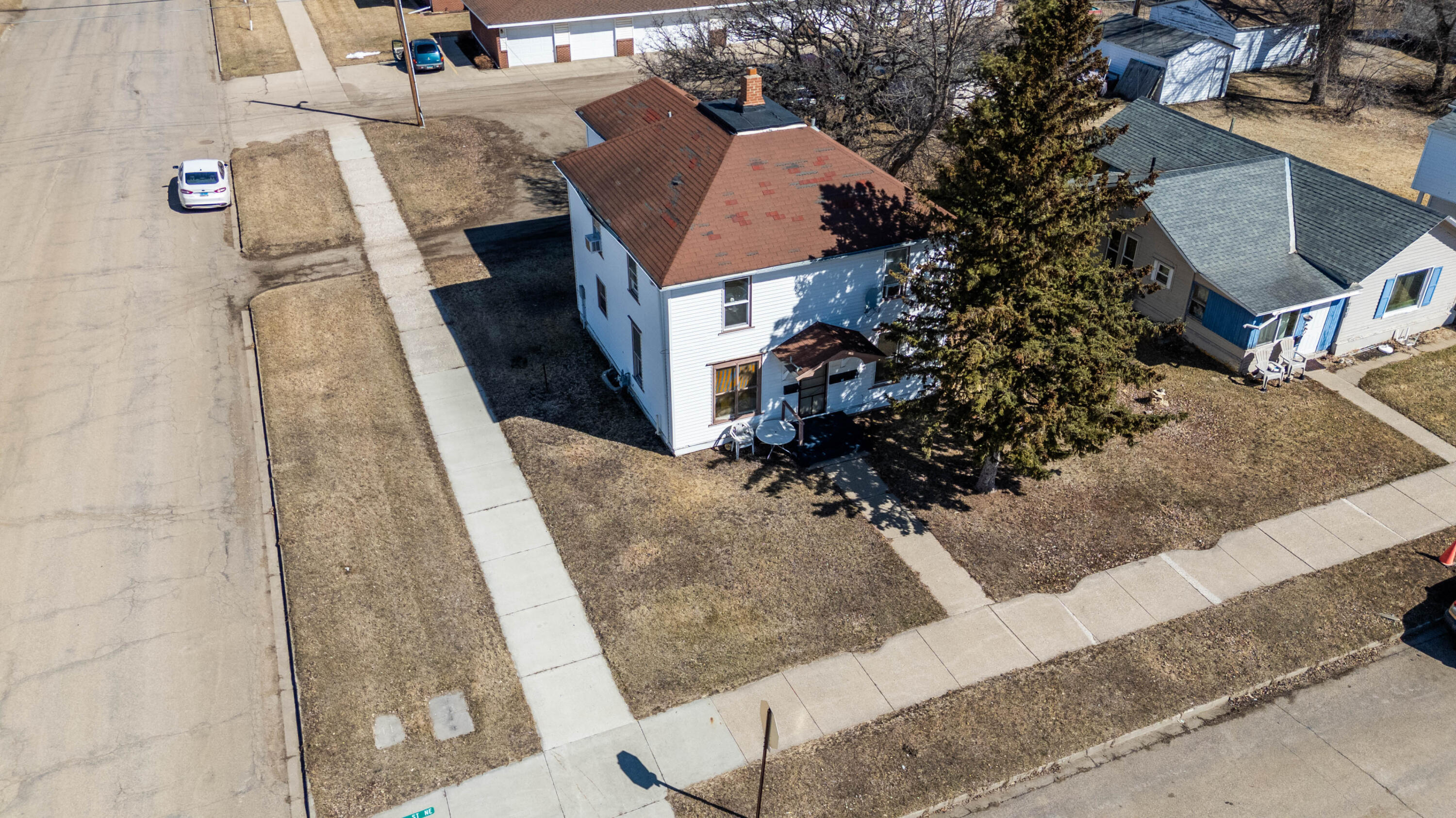 405 2nd St Ne Property Photo 28