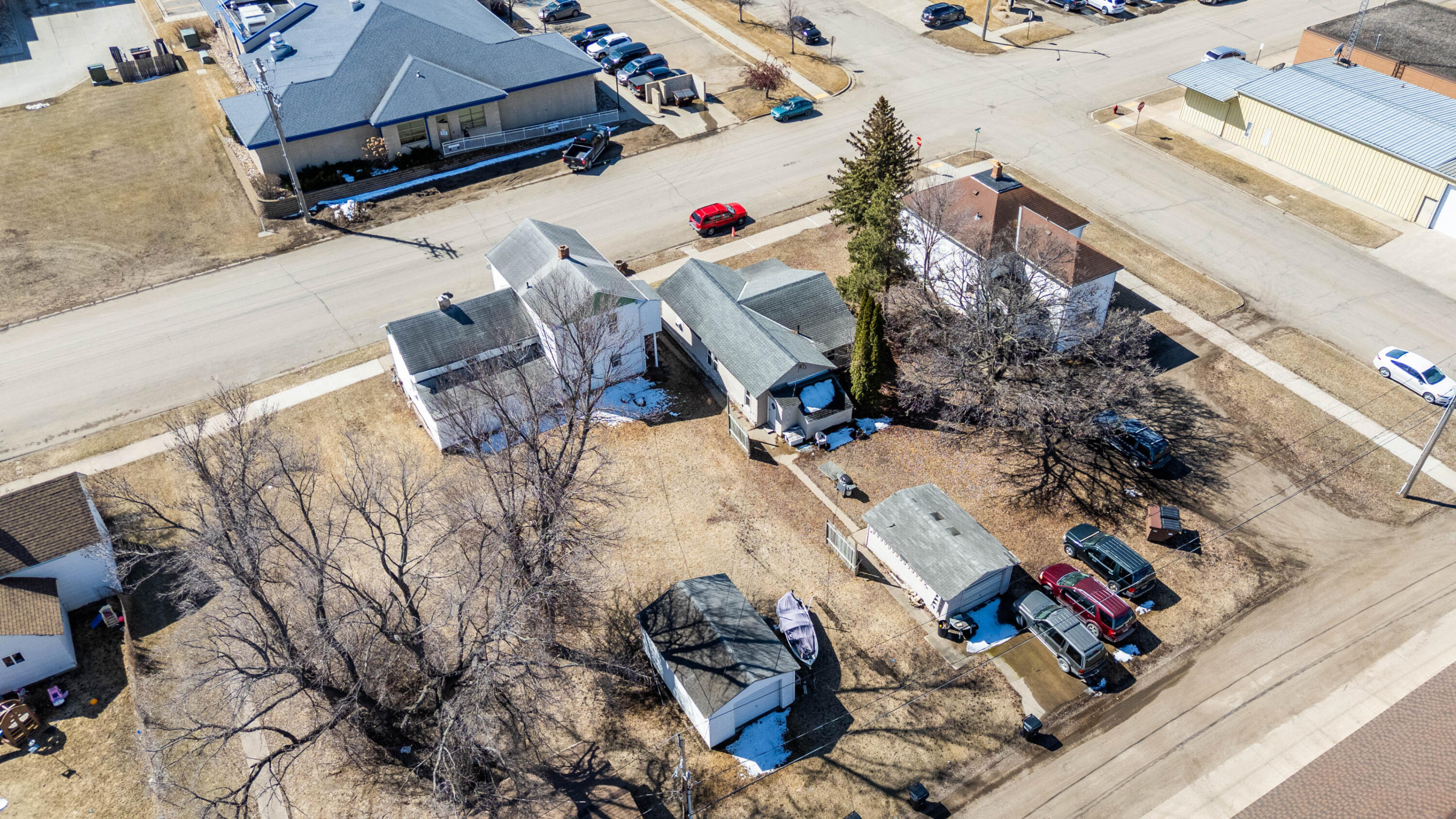 405 2nd St Ne Property Photo 36