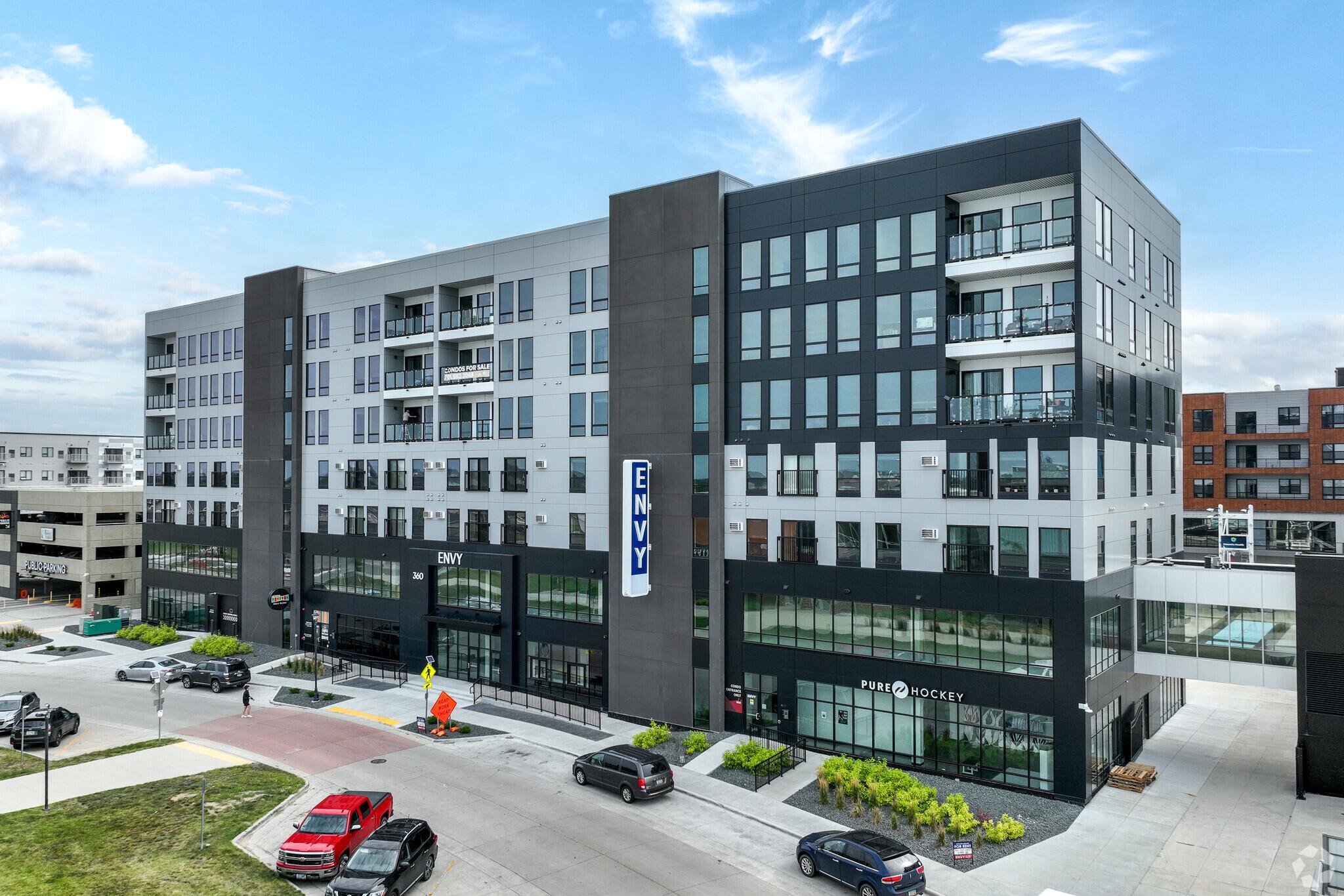 360 32nd Avenue W Property Photo 1