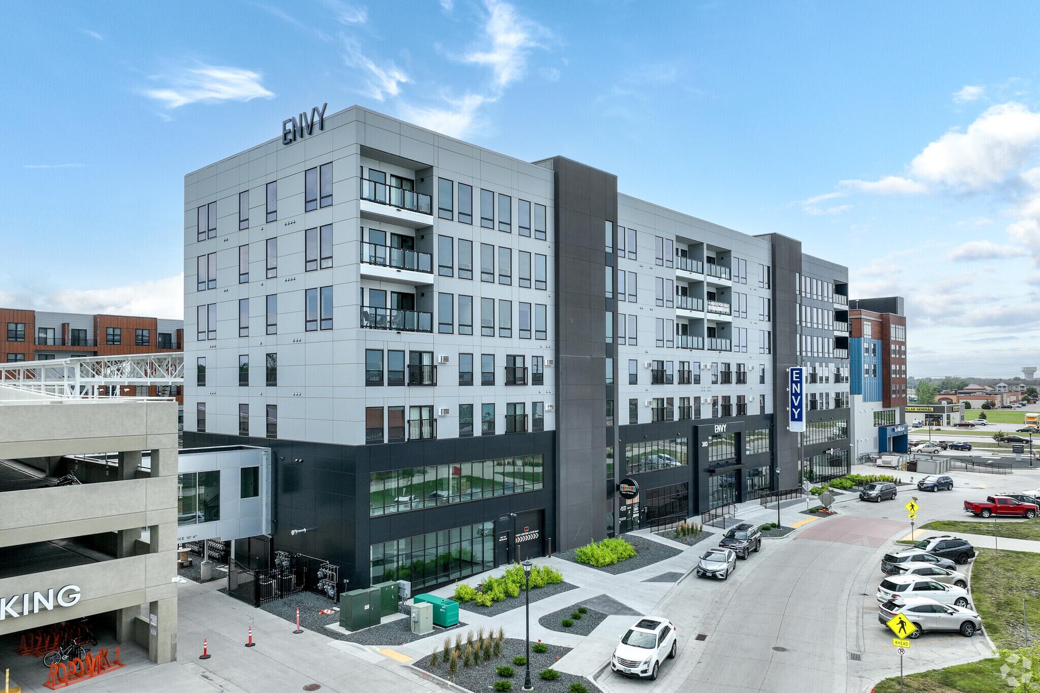 360 32nd Avenue W Property Photo 2