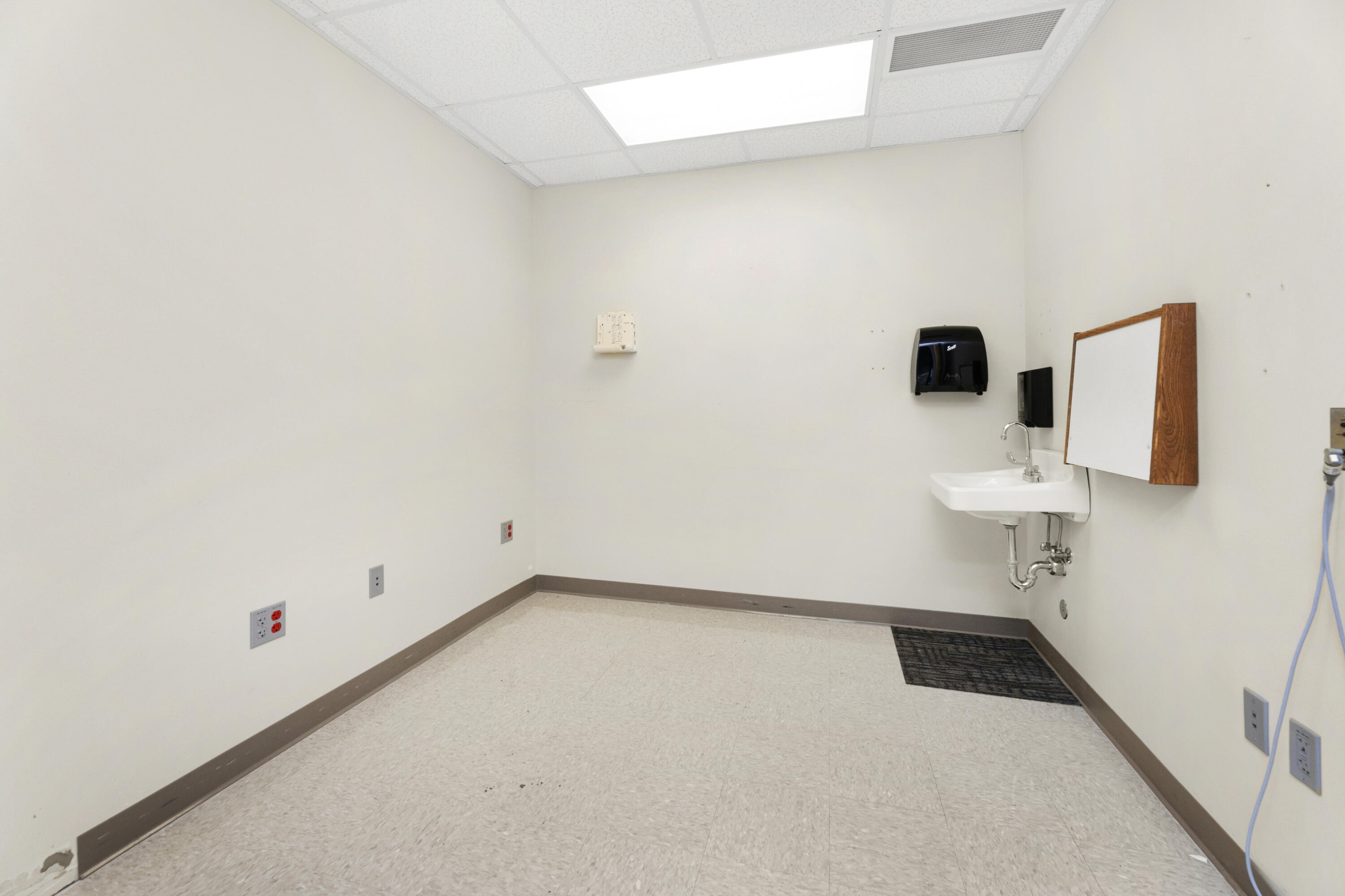 44 4 Street S Property Photo 21