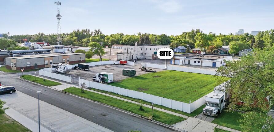 128 1st Avenue W Property Photo 1