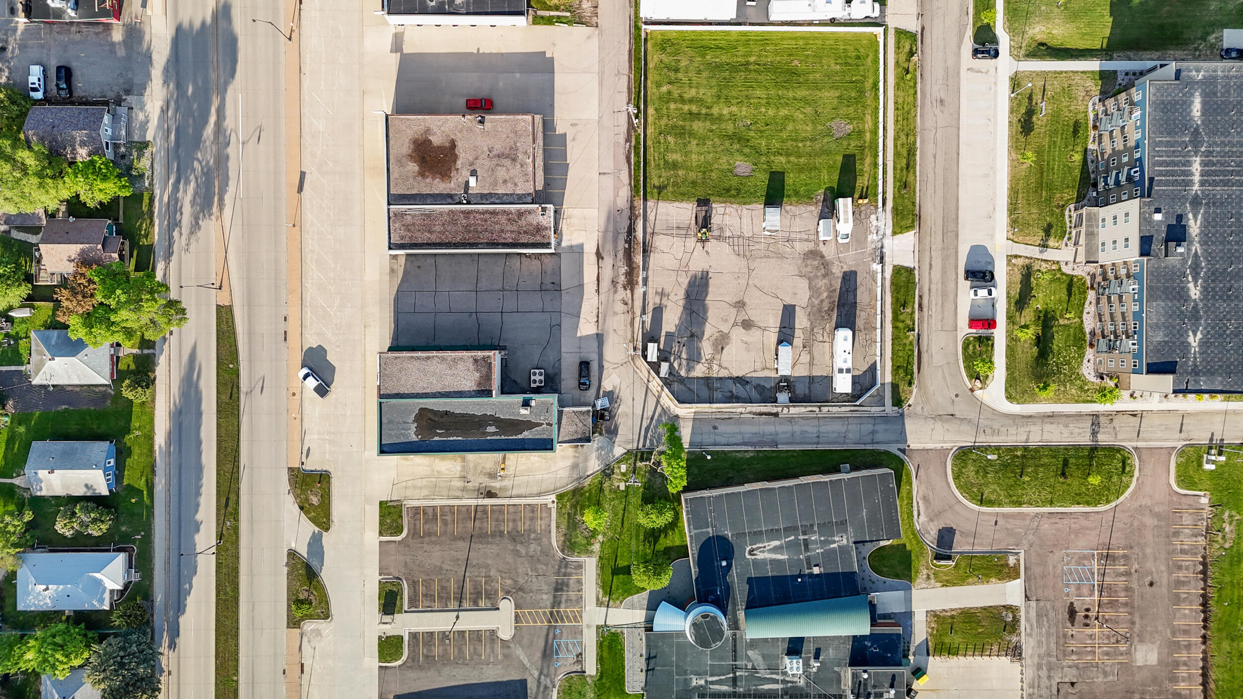 128 1st Avenue W Property Photo 2