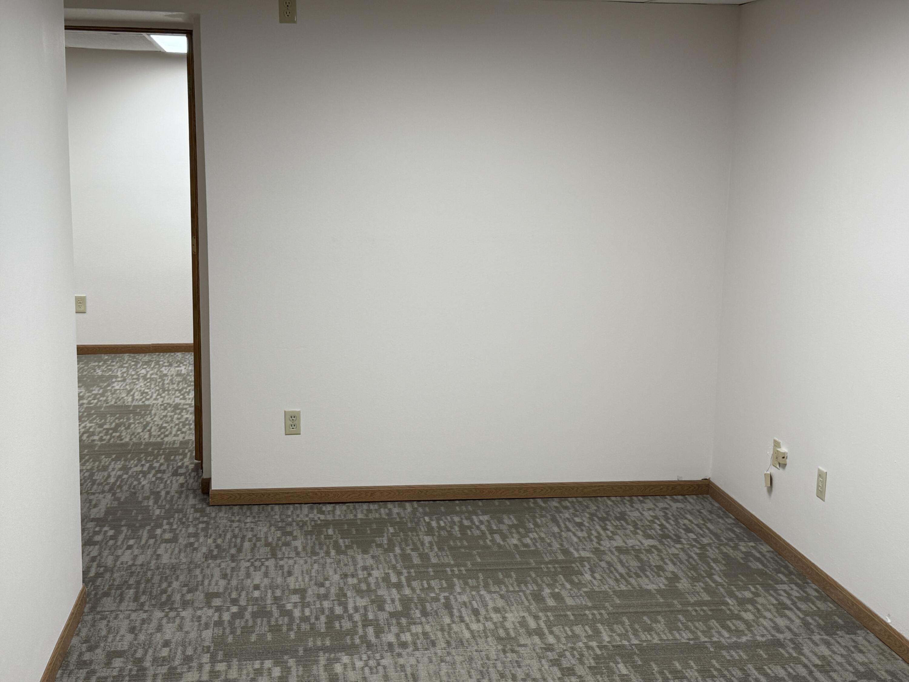 26 Roberts Street N Property Photo 9