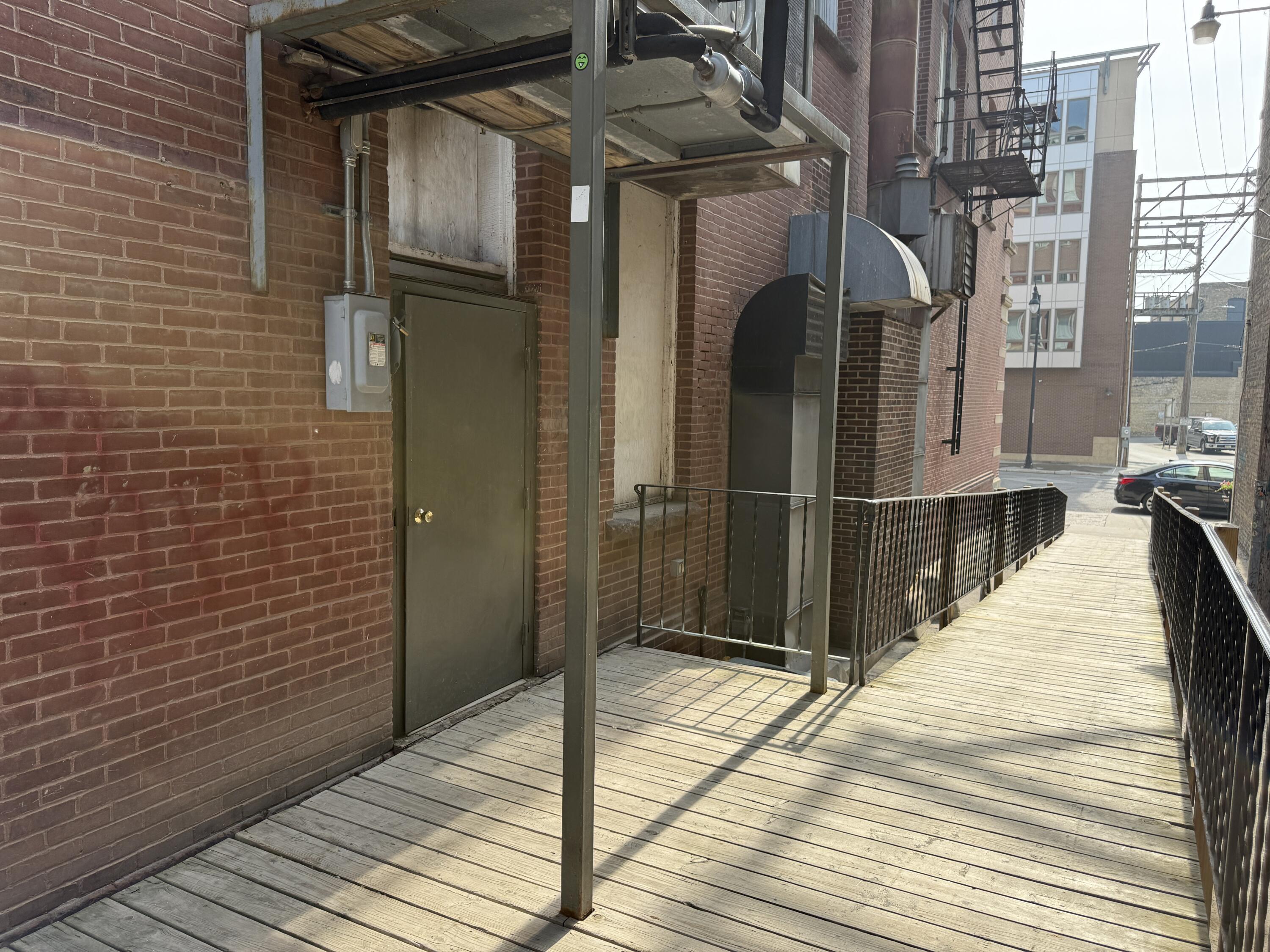 26 Roberts Street N Property Photo 23