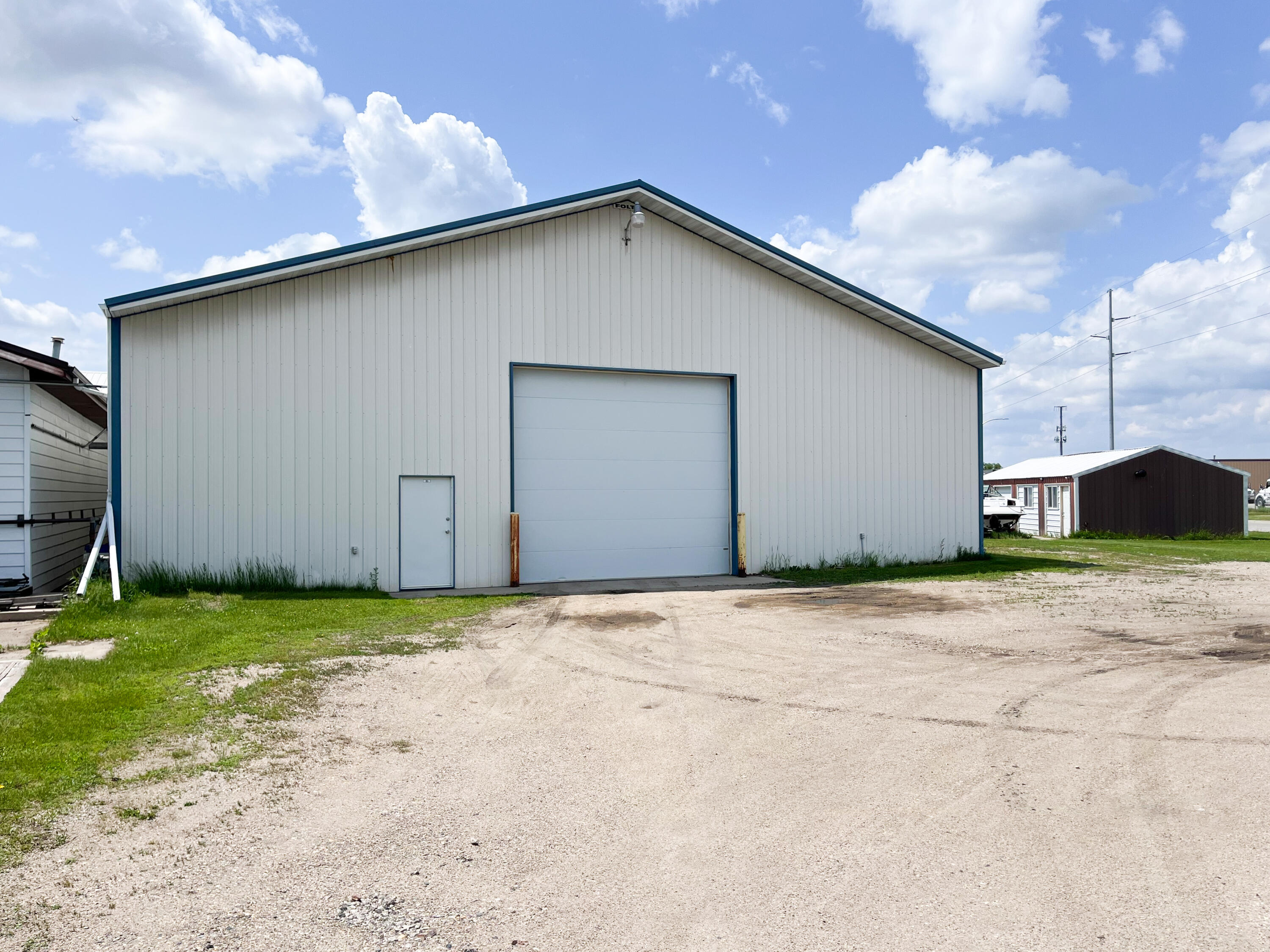 742 19th Street N Property Photo 3