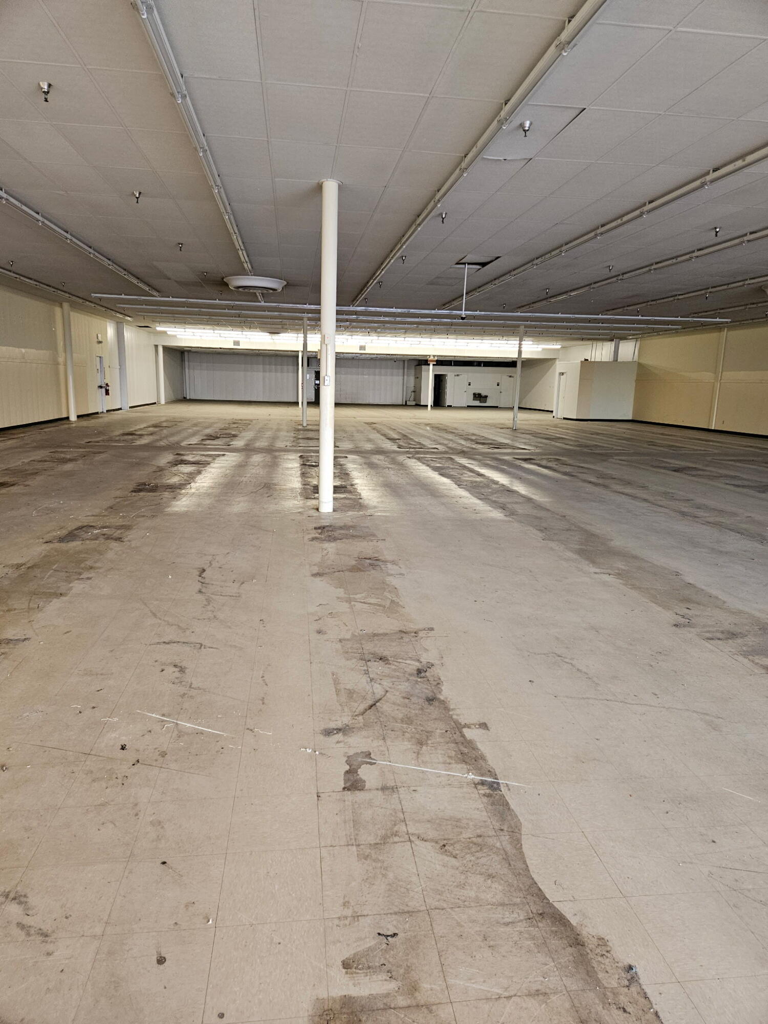 332 Highway 2 W Property Photo 7