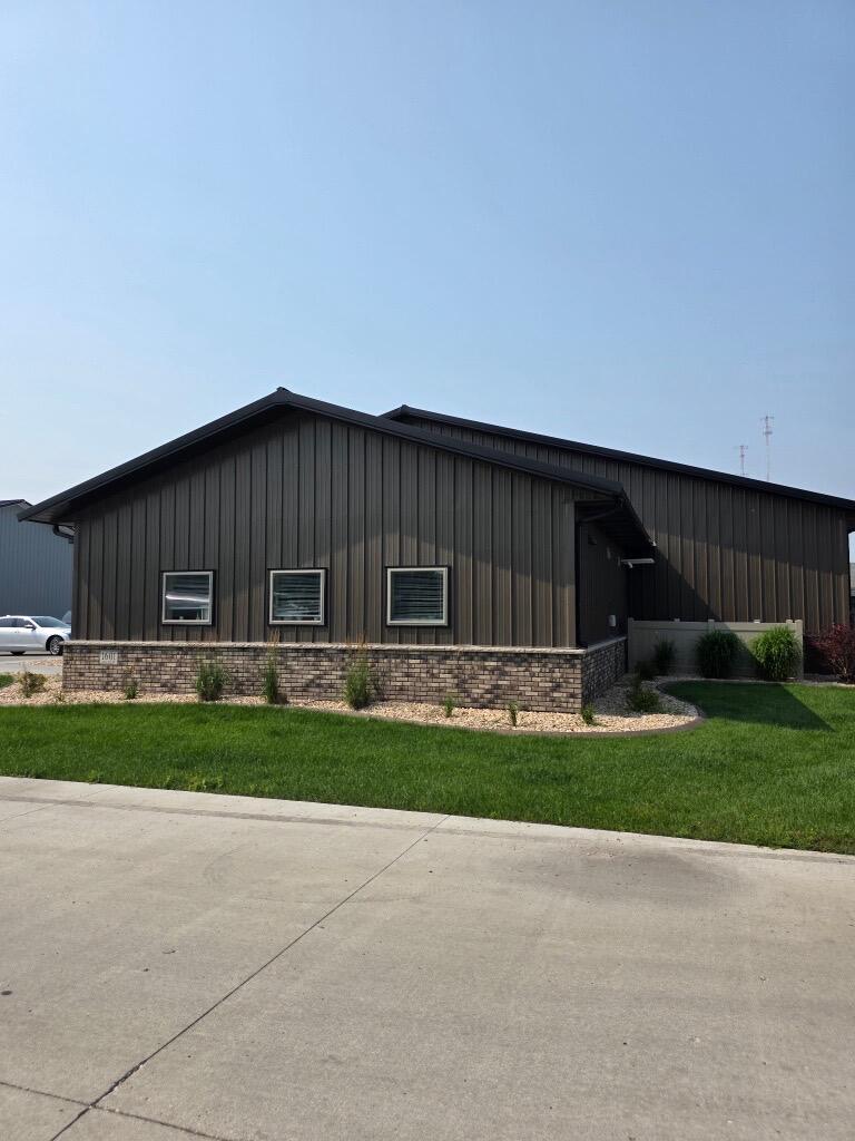 1601 Main Avenue Se Property Photo 3