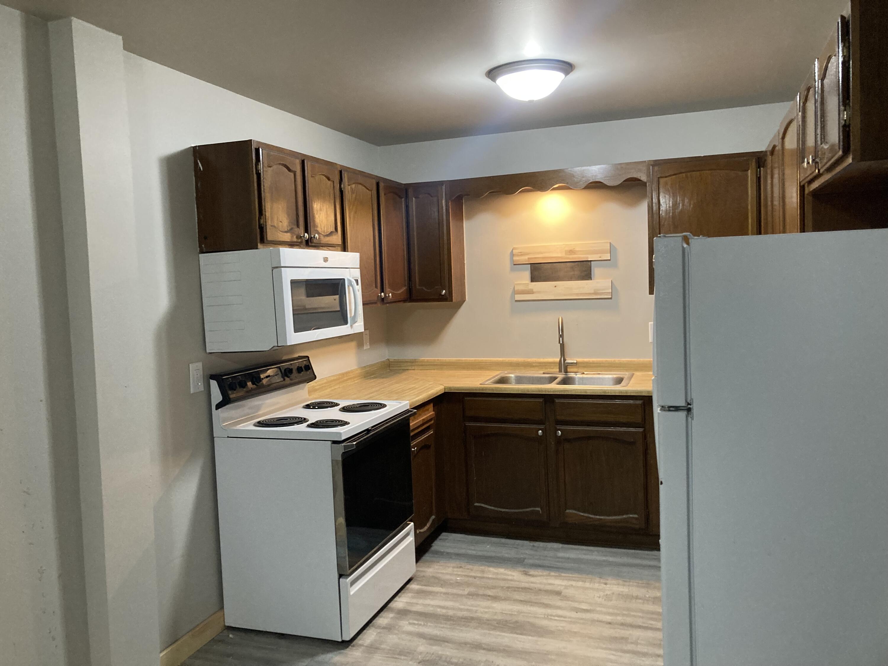 201 6 Street Property Photo 2