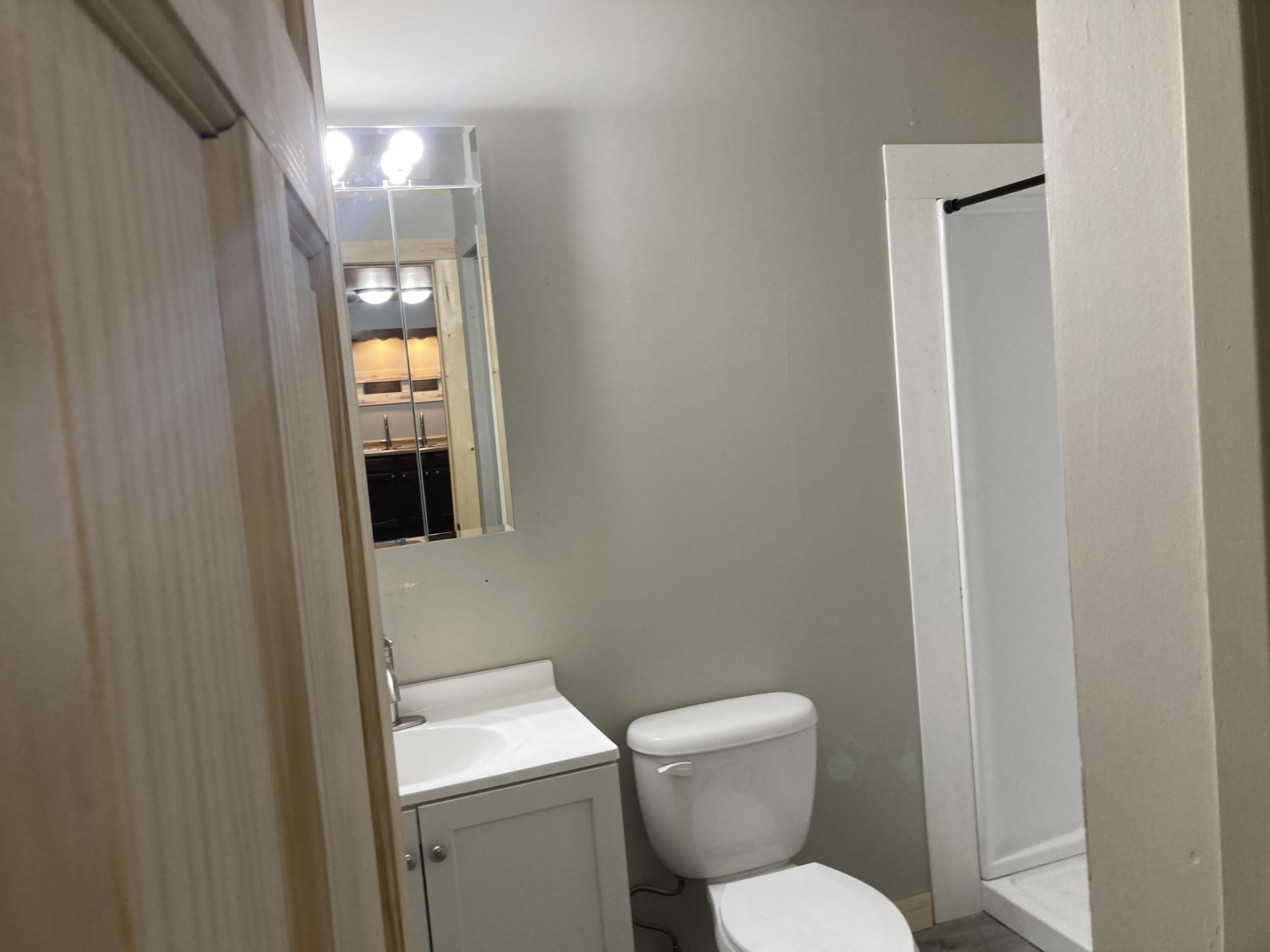 201 6 Street Property Photo 5