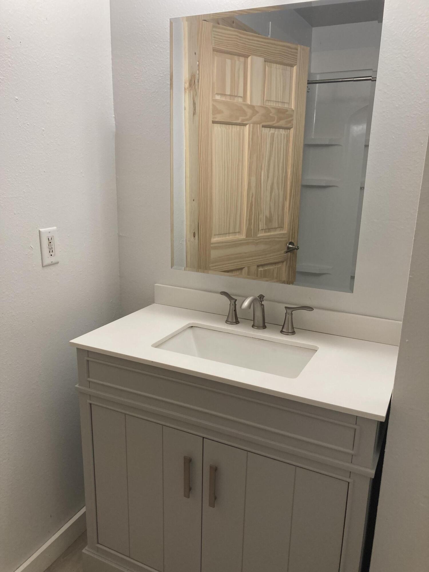 201 6 Street Property Photo 12