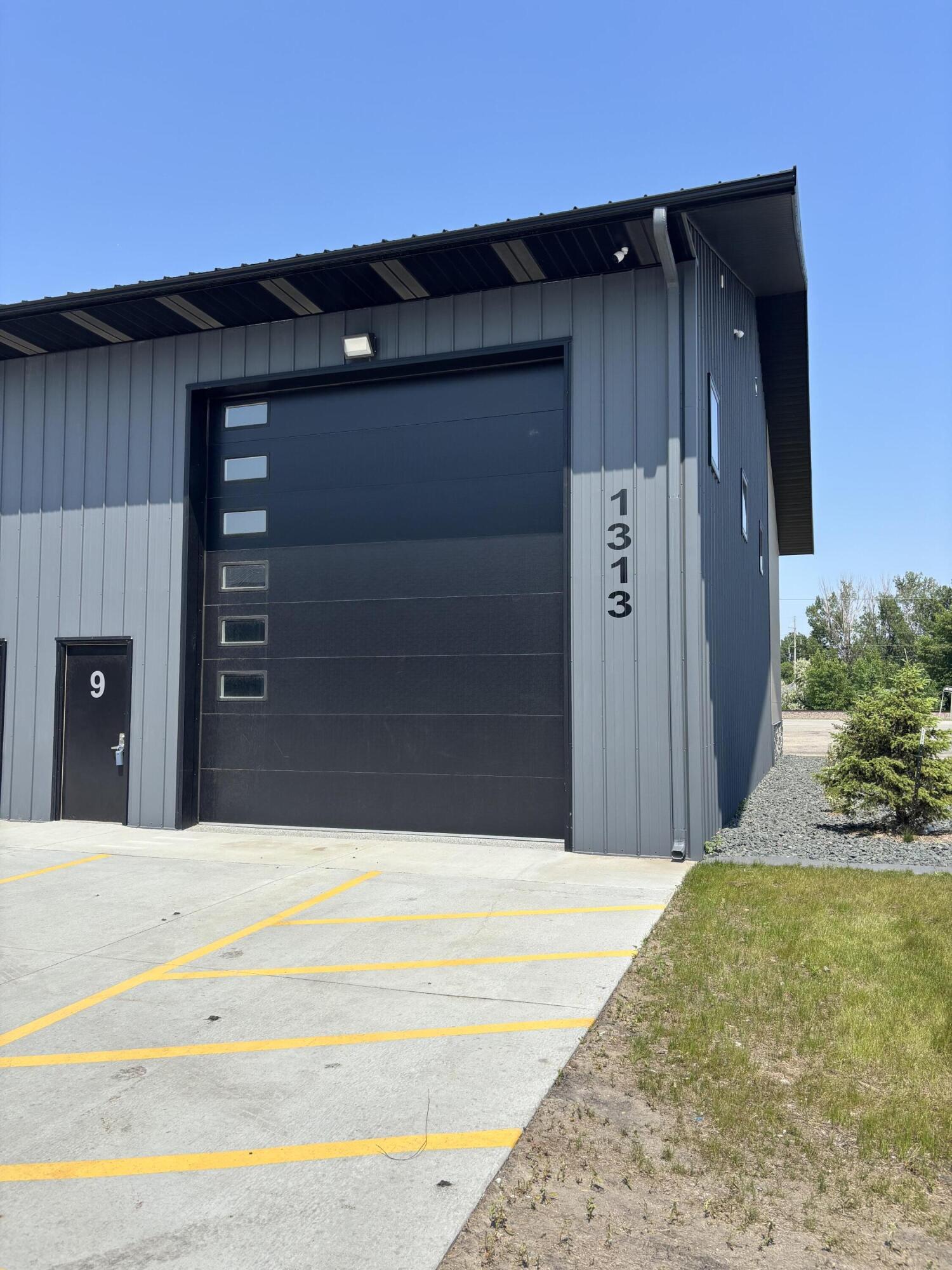 1301 Main Avenue Se Property Photo 7