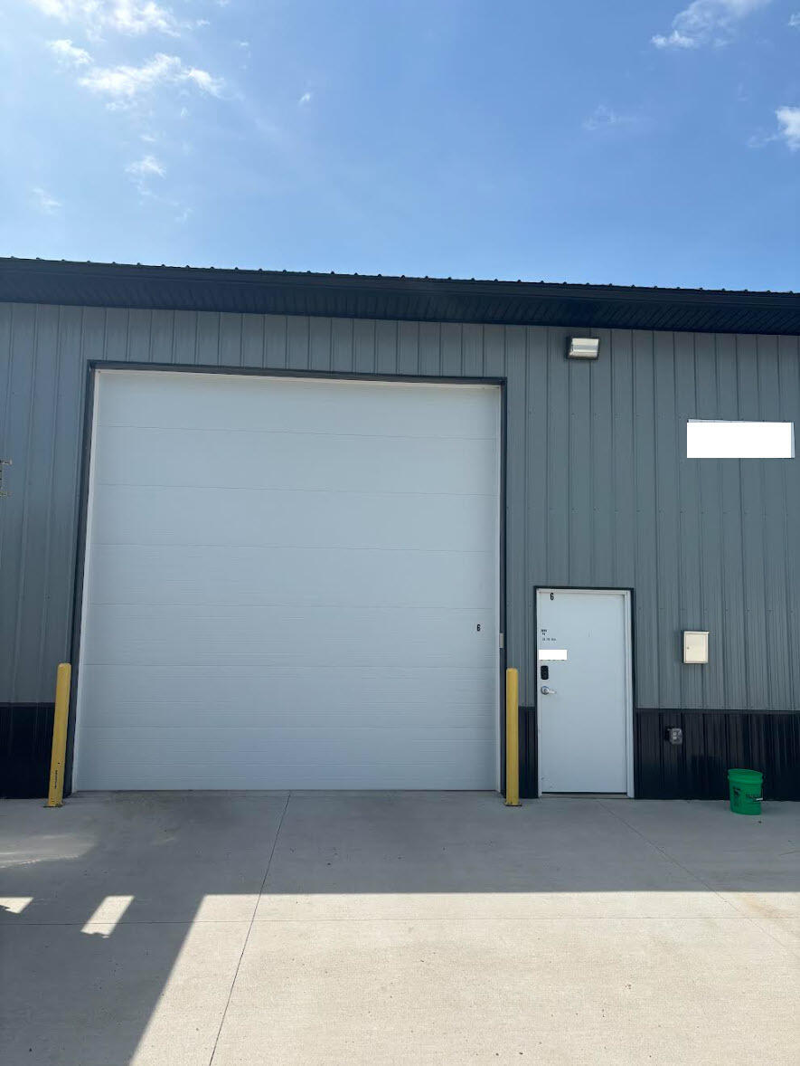 9573 39 Street S Property Photo 1