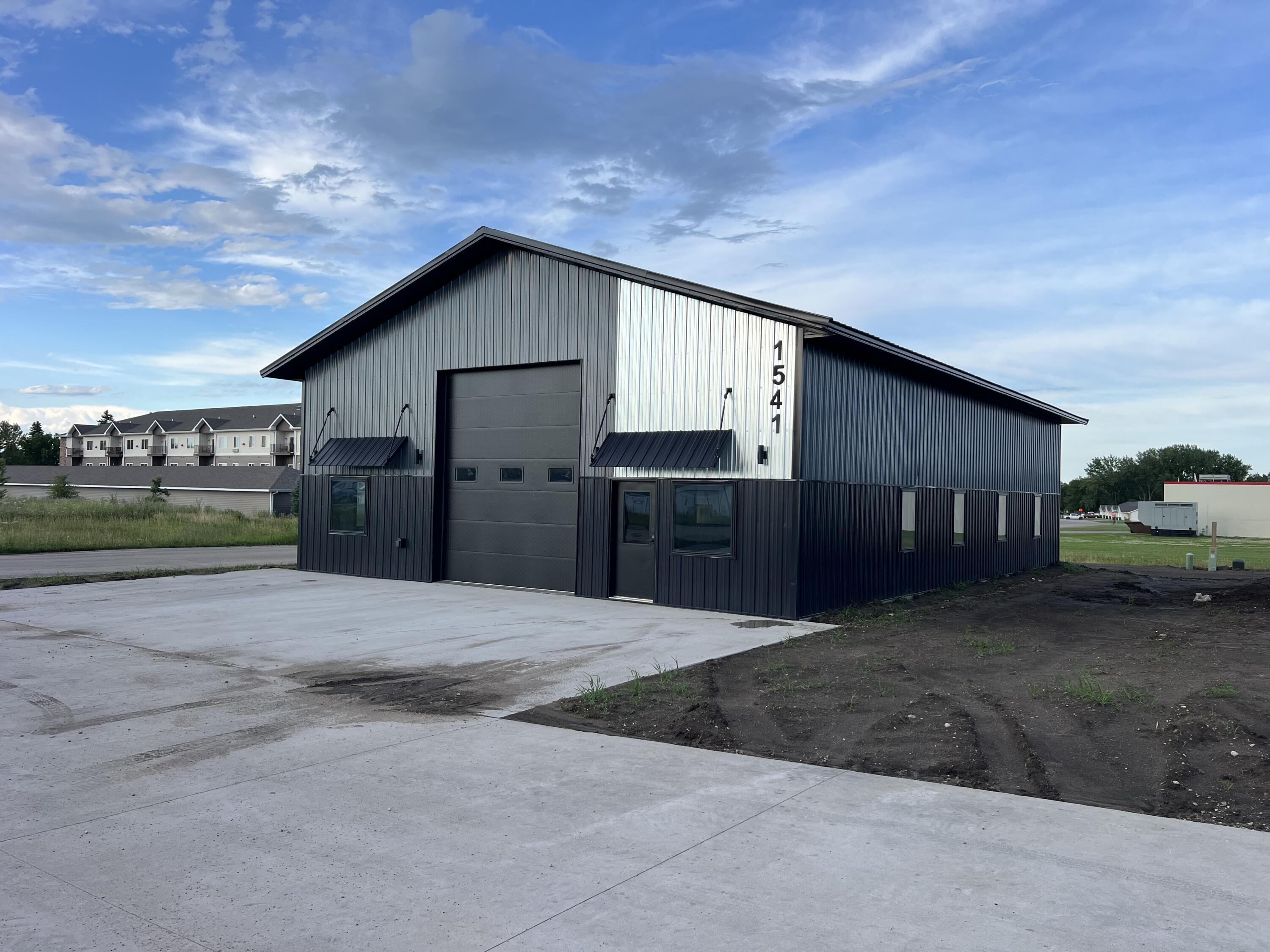 1541 Hartford St Property Photo 2