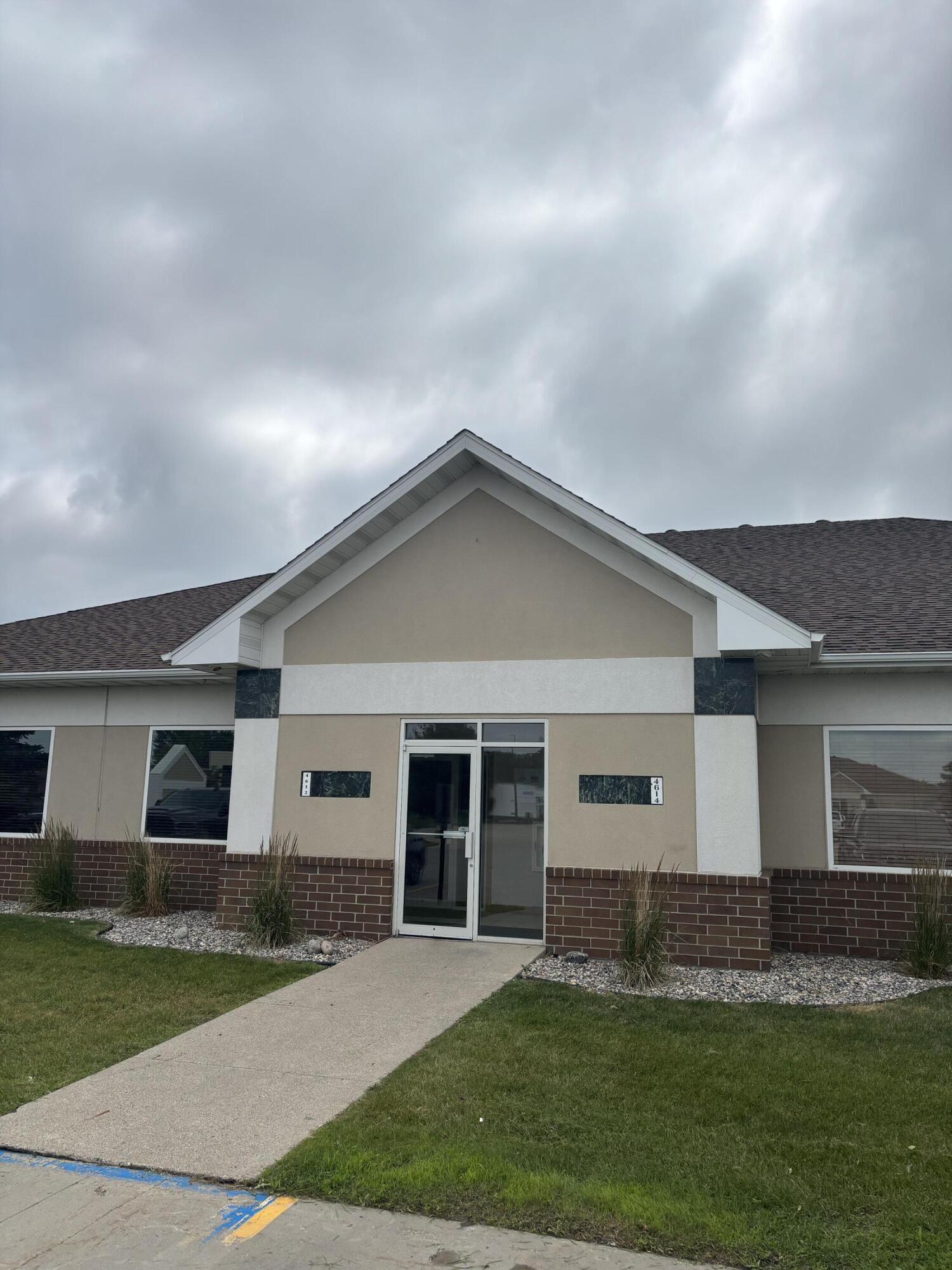 4612 Amber Valley Parkway S Property Photo 2