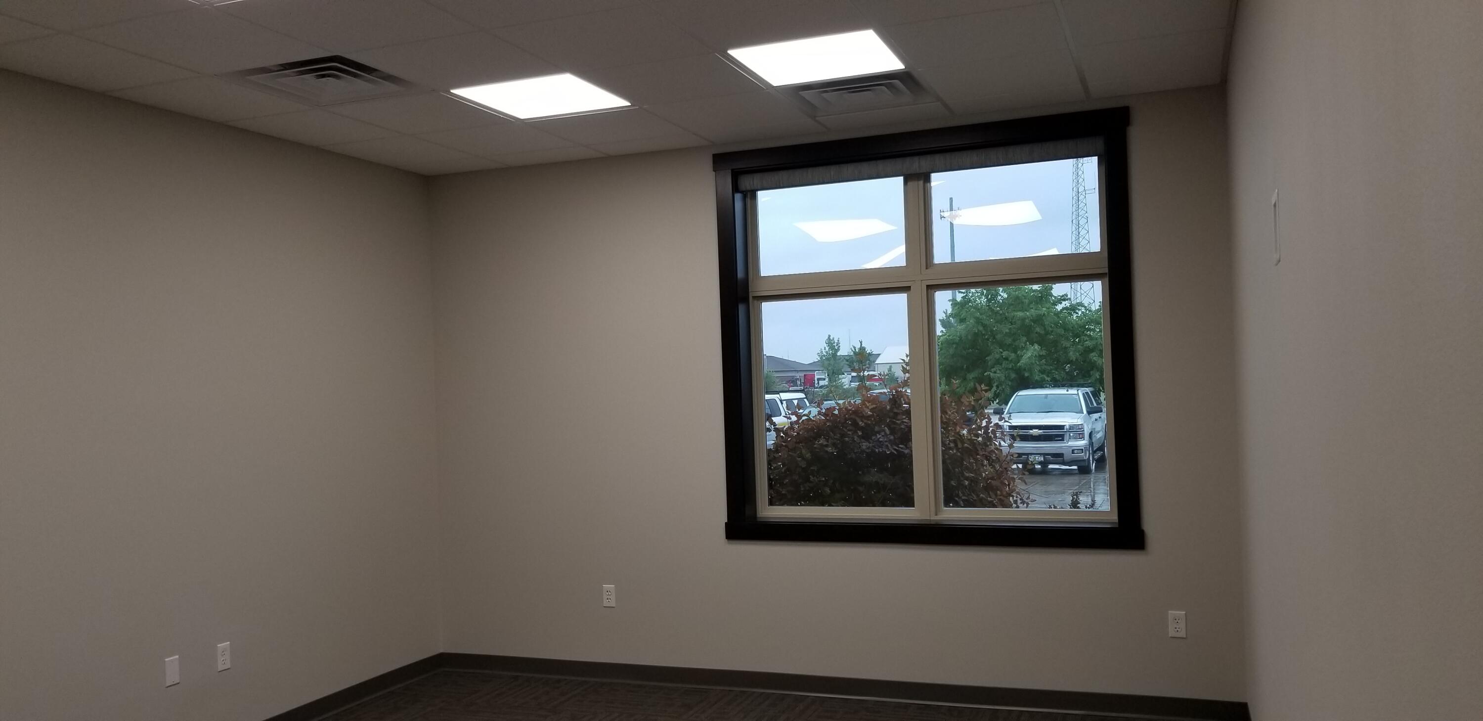 3168 41 Street S Property Photo 2