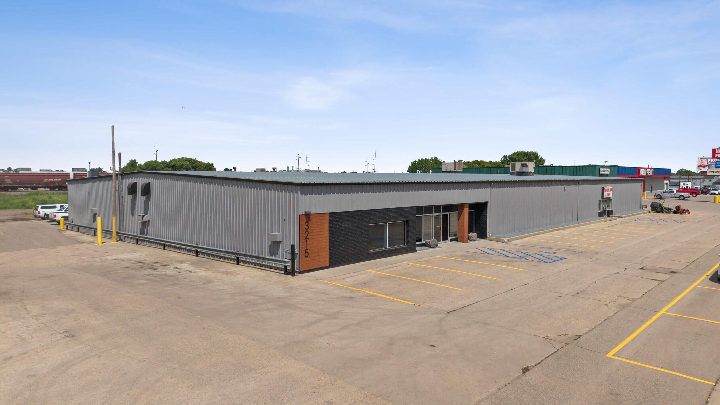 3215 Main Avenue Property Photo 7