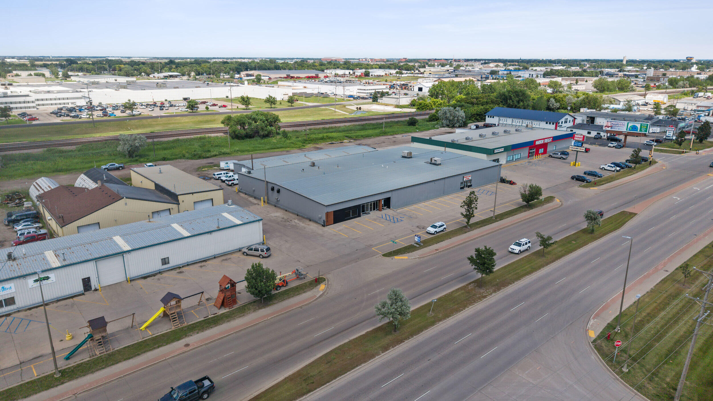 3215 Main Avenue Property Photo 8