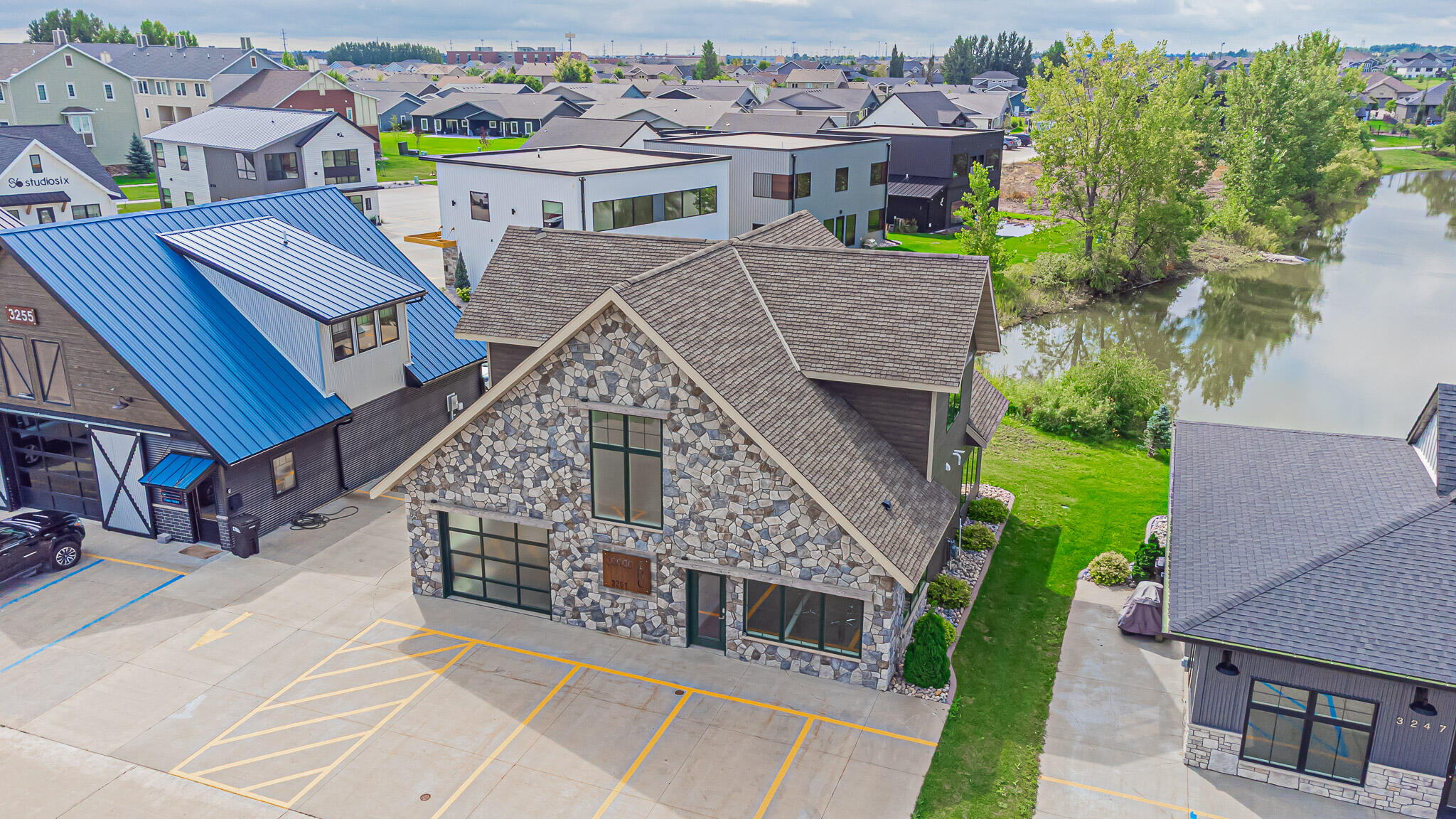 3251 Oak Ridge Loop E Property Photo 3