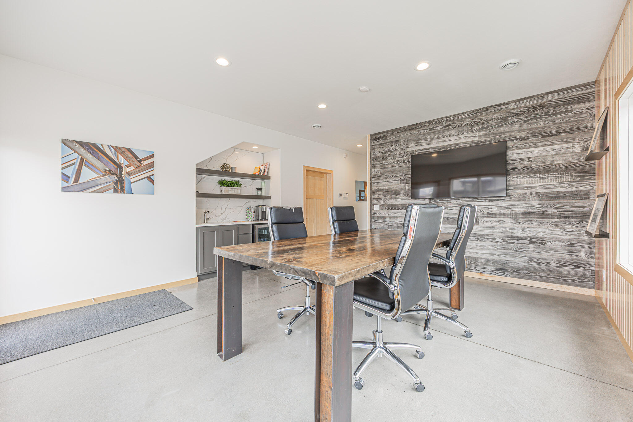 3251 Oak Ridge Loop E Property Photo 10