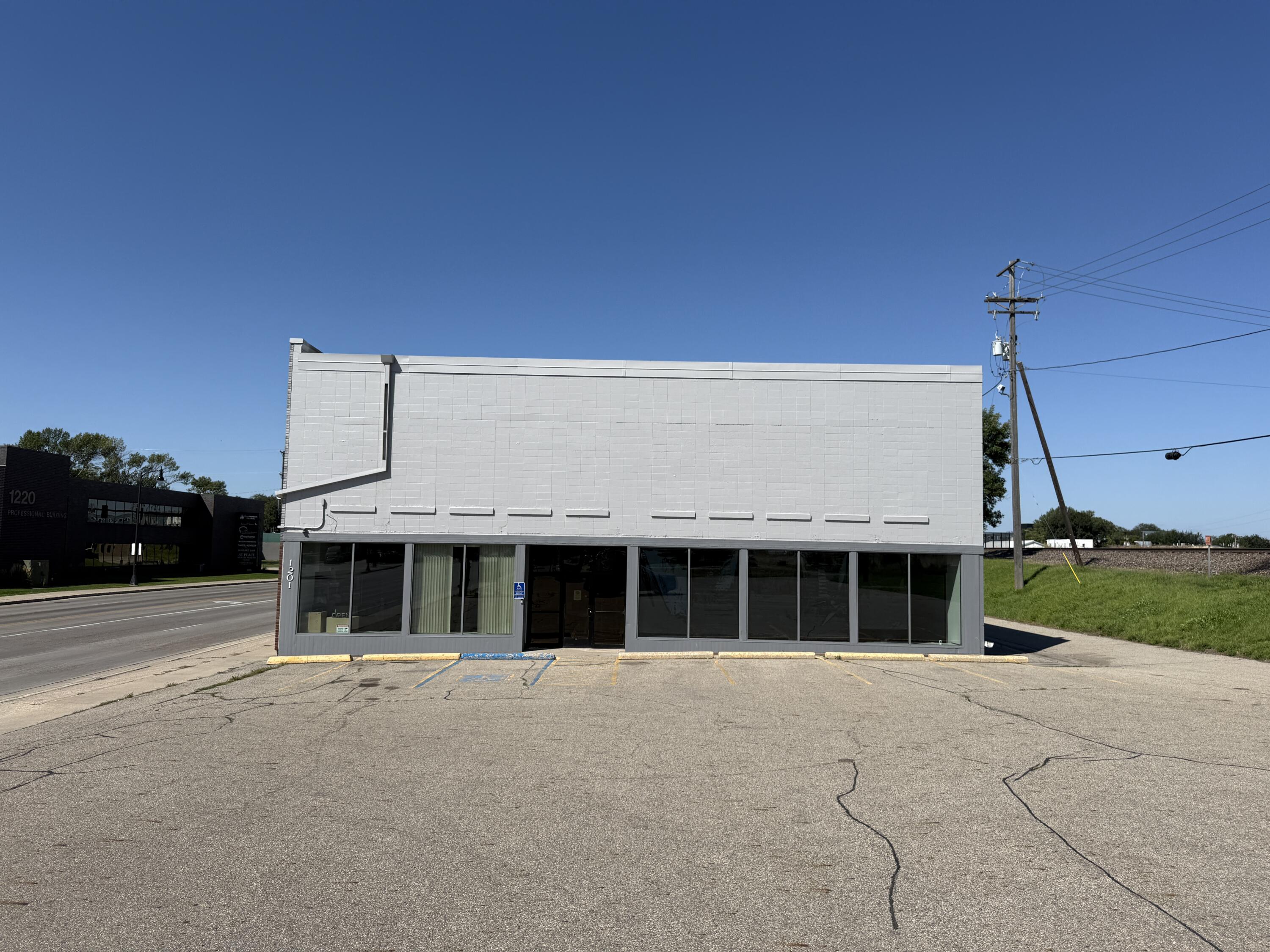 1201 Main Avenue Property Photo 1