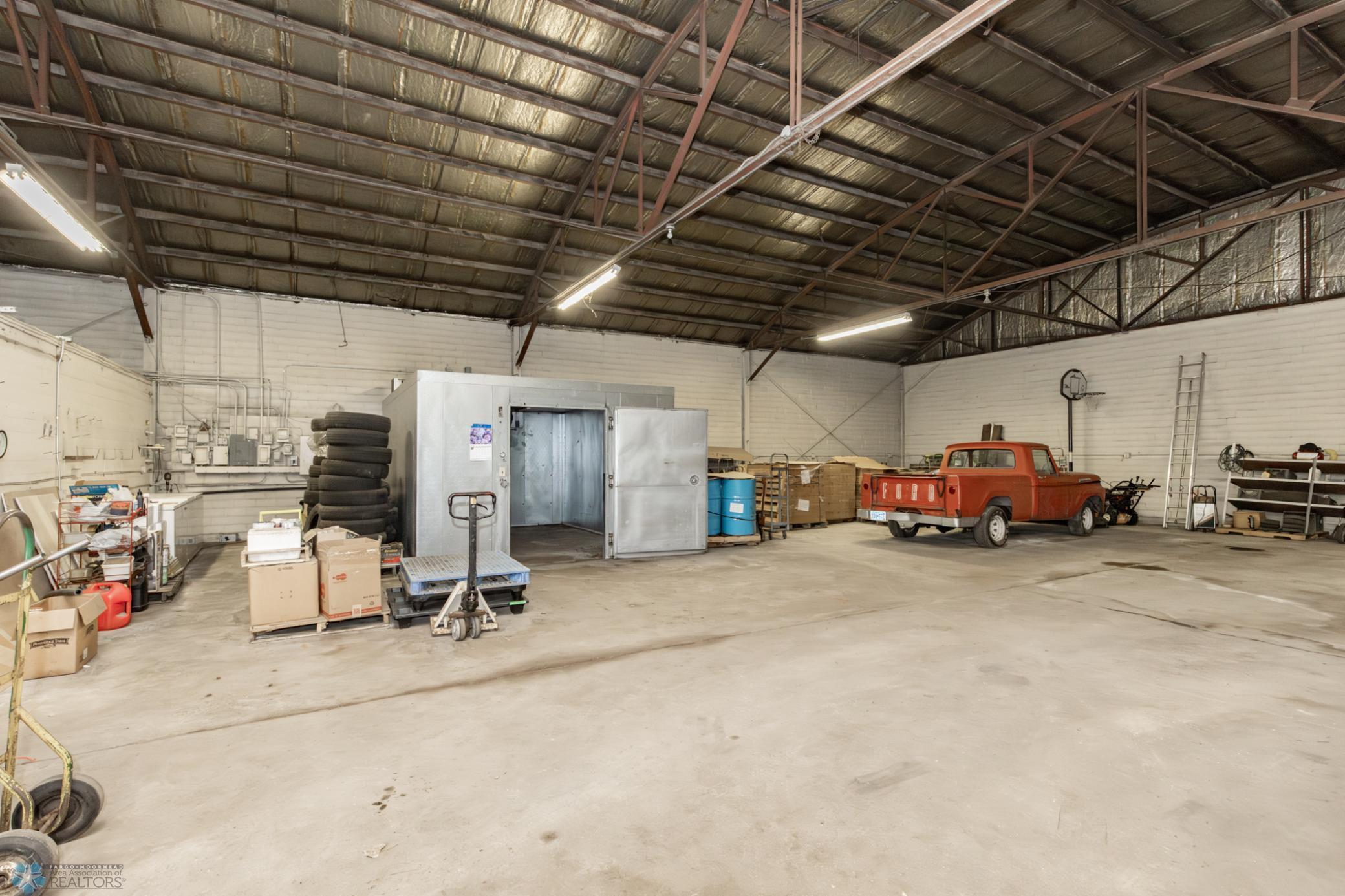 324 16th Street N Property Photo 4