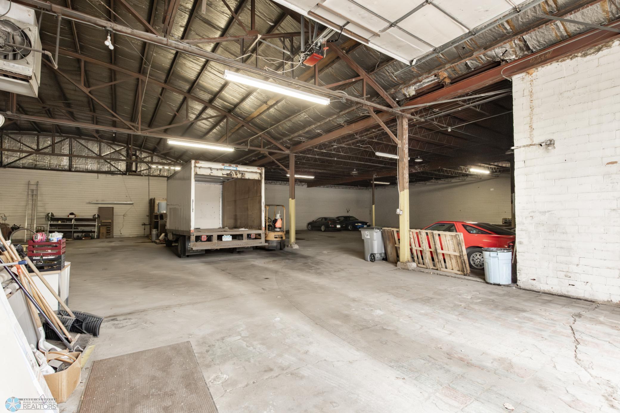 324 16th Street N Property Photo 5