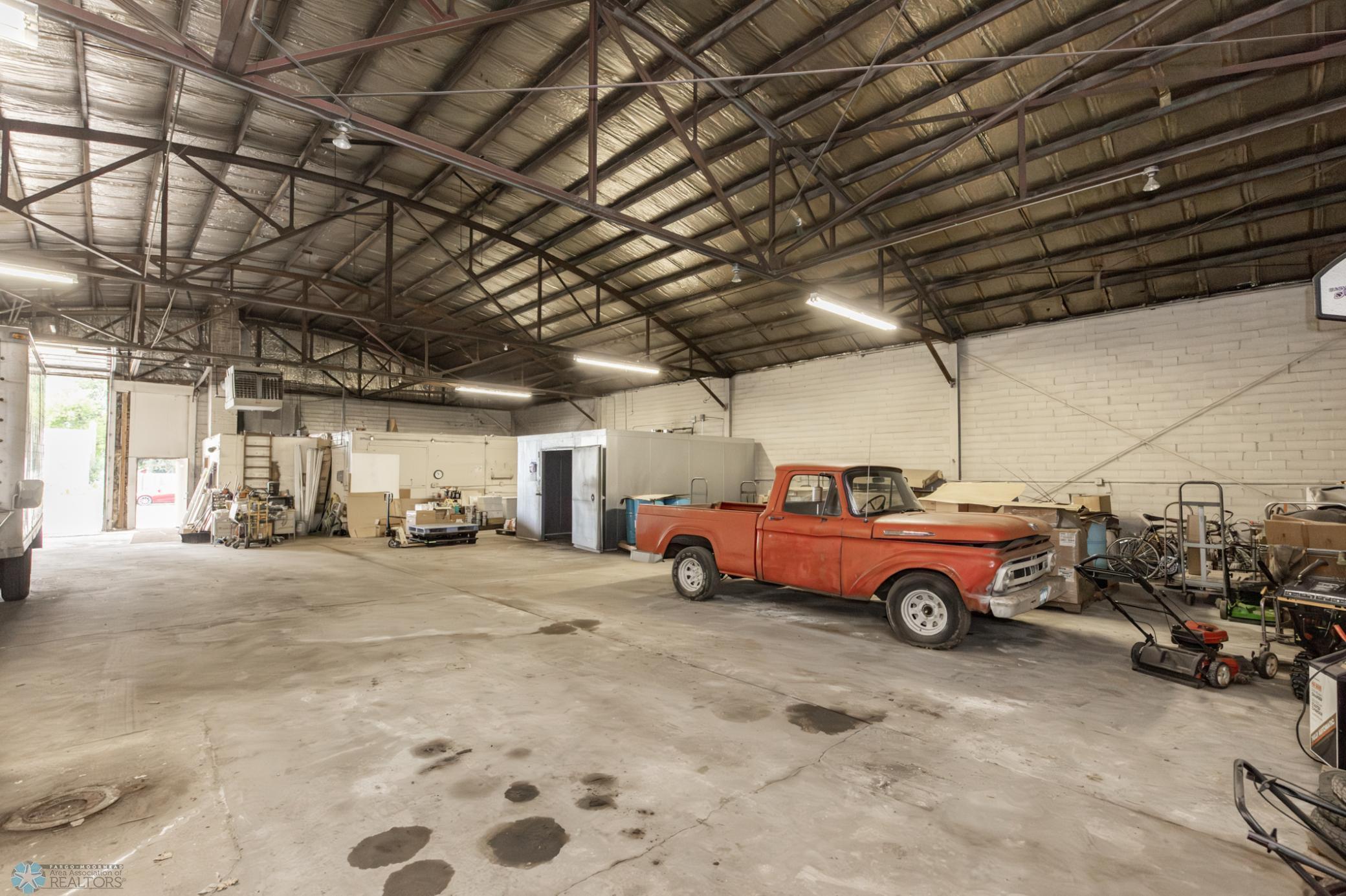 324 16th Street N Property Photo 7