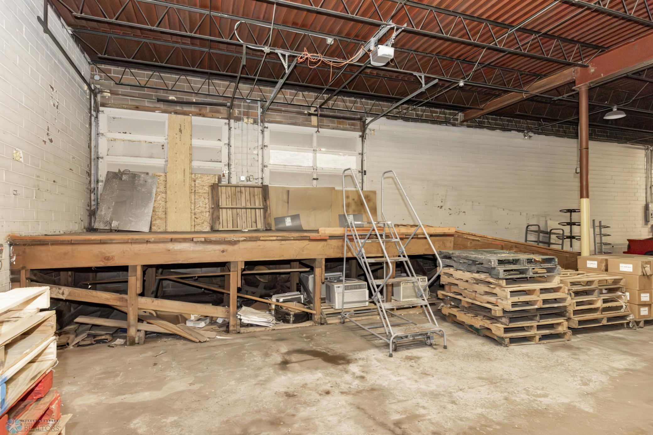 324 16th Street N Property Photo 8