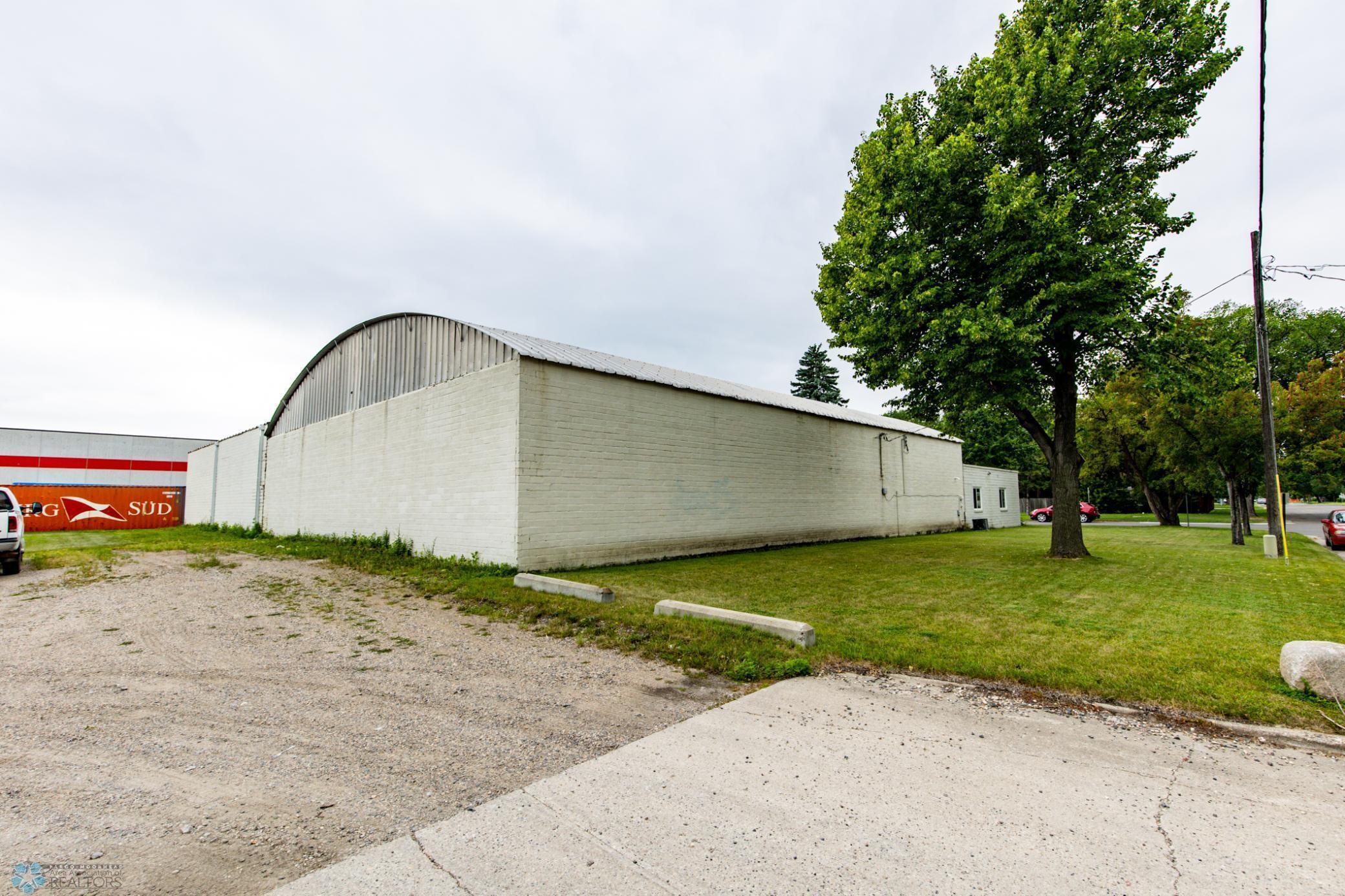 324 16th Street N Property Photo 10