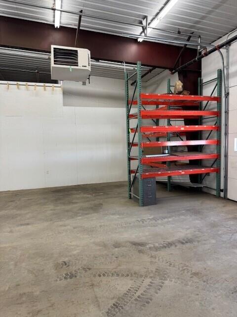 1101 Main St W Property Photo 10